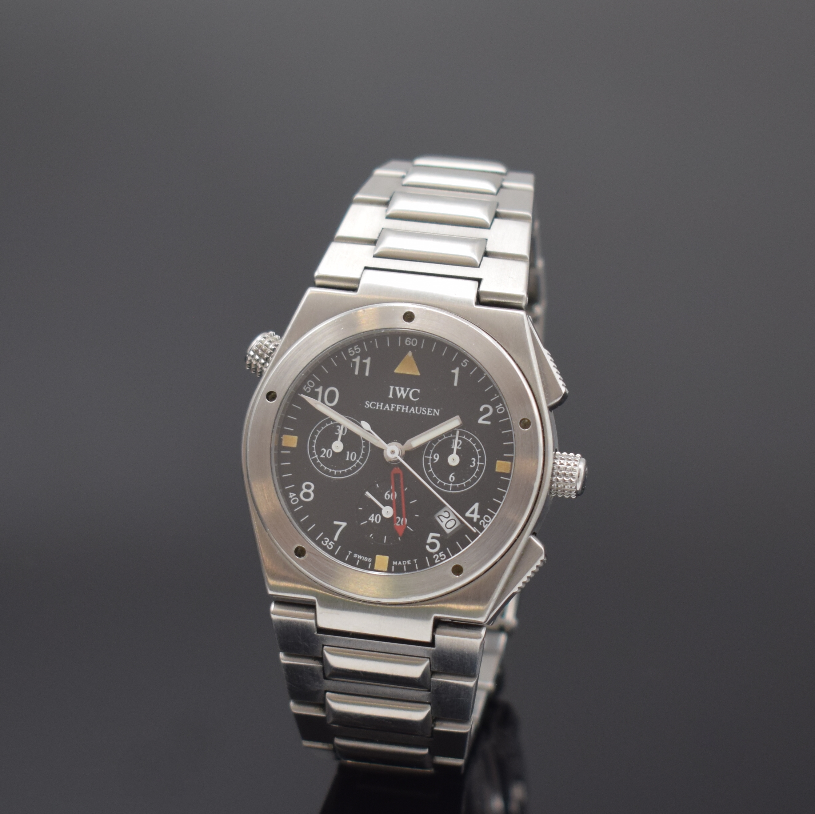 IWC Armbandchronograph mit Weckfunktion Serie Ingenieur Referenz 3805, Schweiz um 1995, quarz, Edelstahlgeh., Boden und Krone verschr., orig. ...