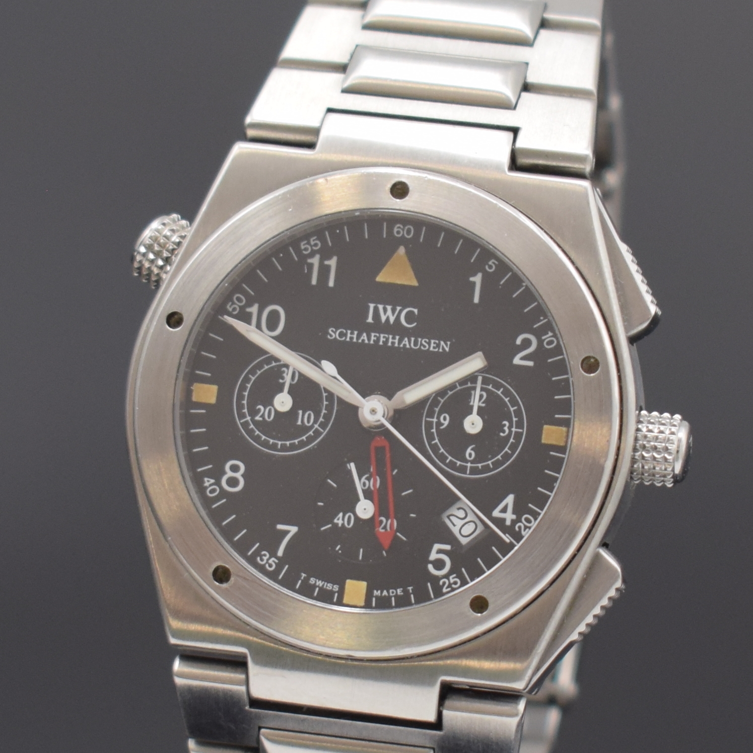 Detail a: IWC Armbandchronograph mit Weckfunktion Serie Ingenieur Referenz 3805, Schweiz um 1995, quarz, Edelstahlgeh., Boden und Krone verschr., orig. ...