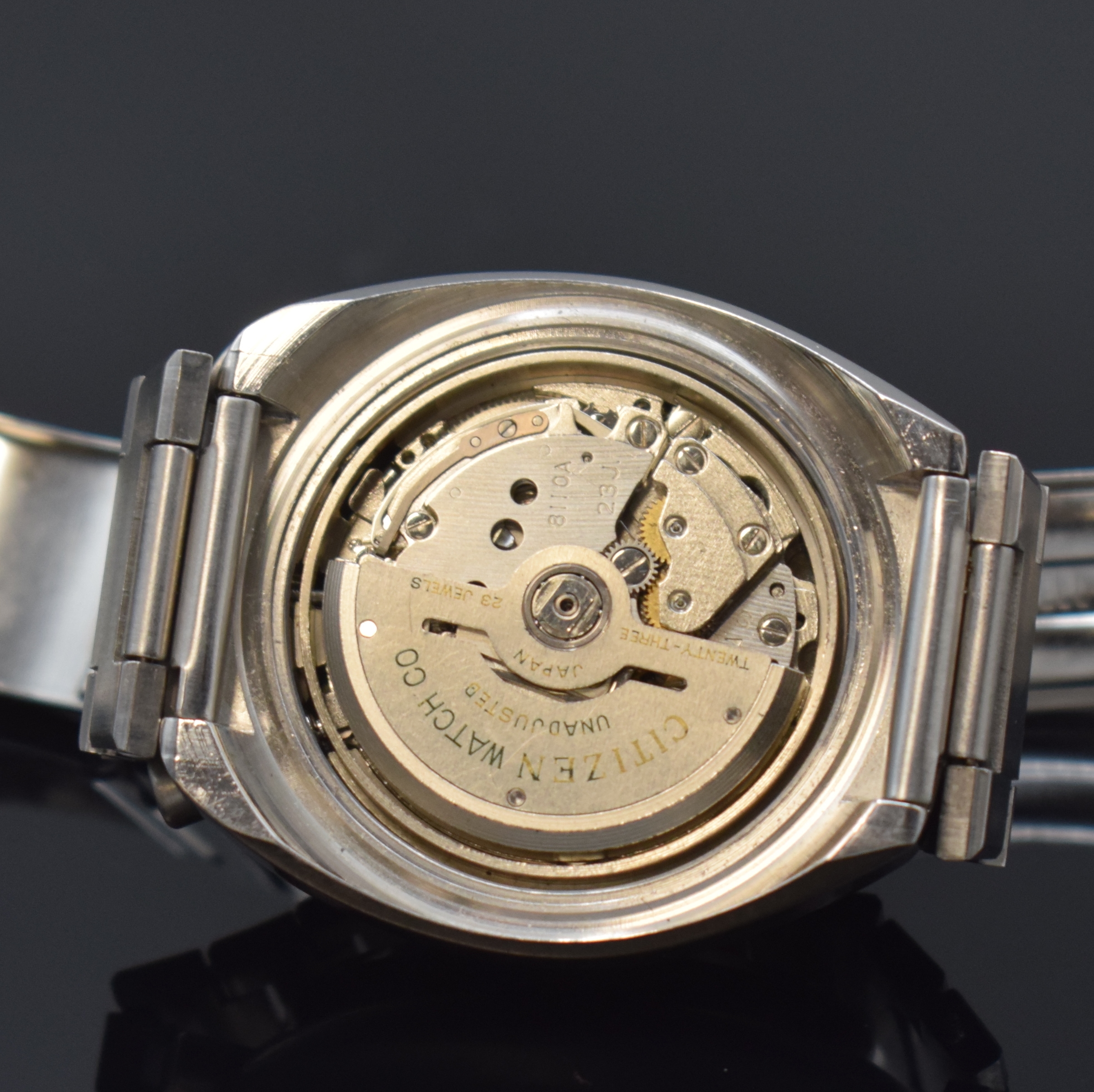 Detail e: CITIZEN Bull Head Armbandchronograph in Stahl Referenz 67-9011, Japan um 1975, Automatik, verschr. Edelstahlgeh. inkl. orig. Gliederband m. ...
