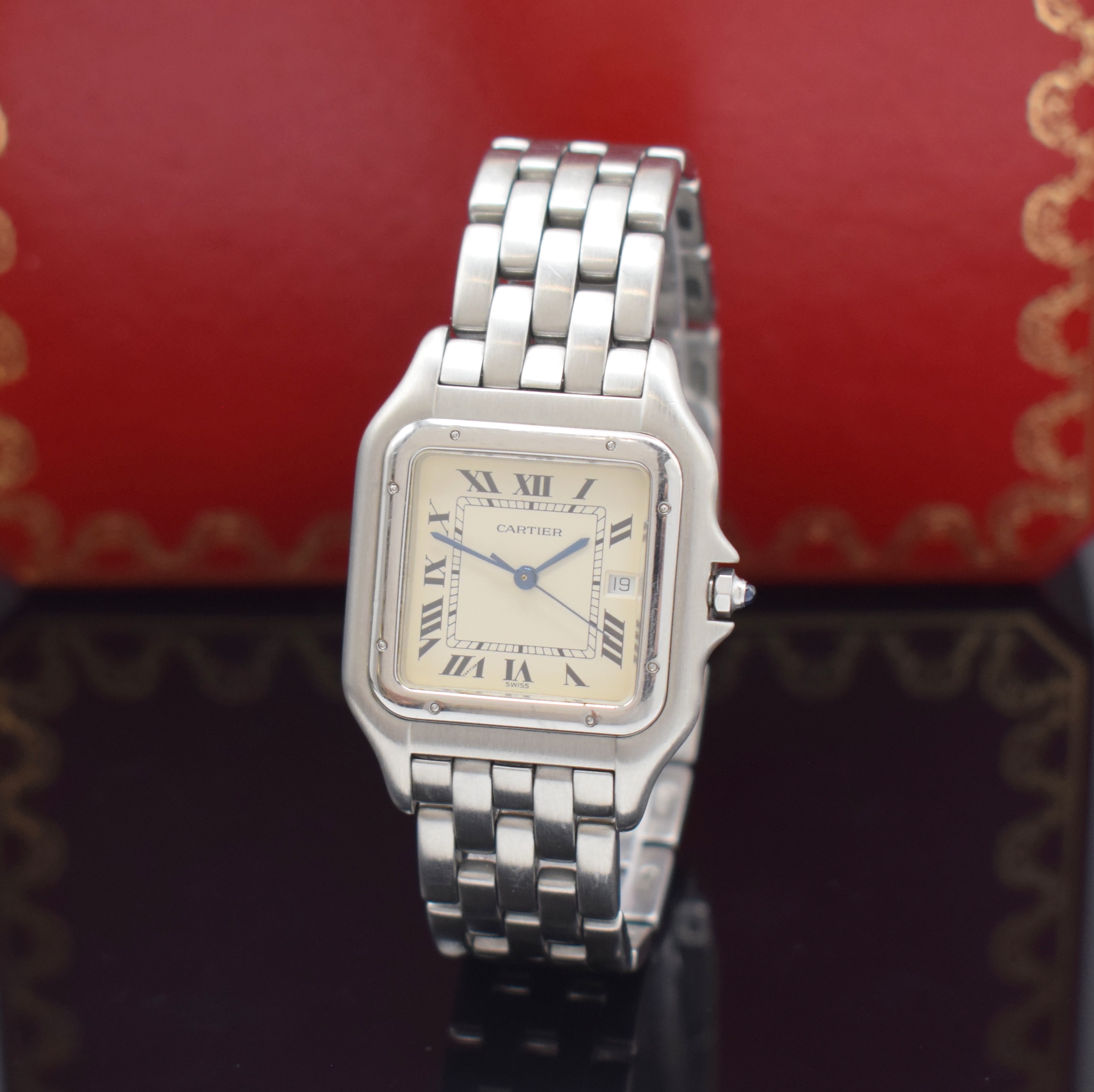 CARTIER Panthere Armbanduhr in Edelstahl Referenz 130 000C, Schweiz um 1990, quarz, 2-teil. Gehäuse Boden 8-fach verschr., silb. Zifferbl. m. röm. ...