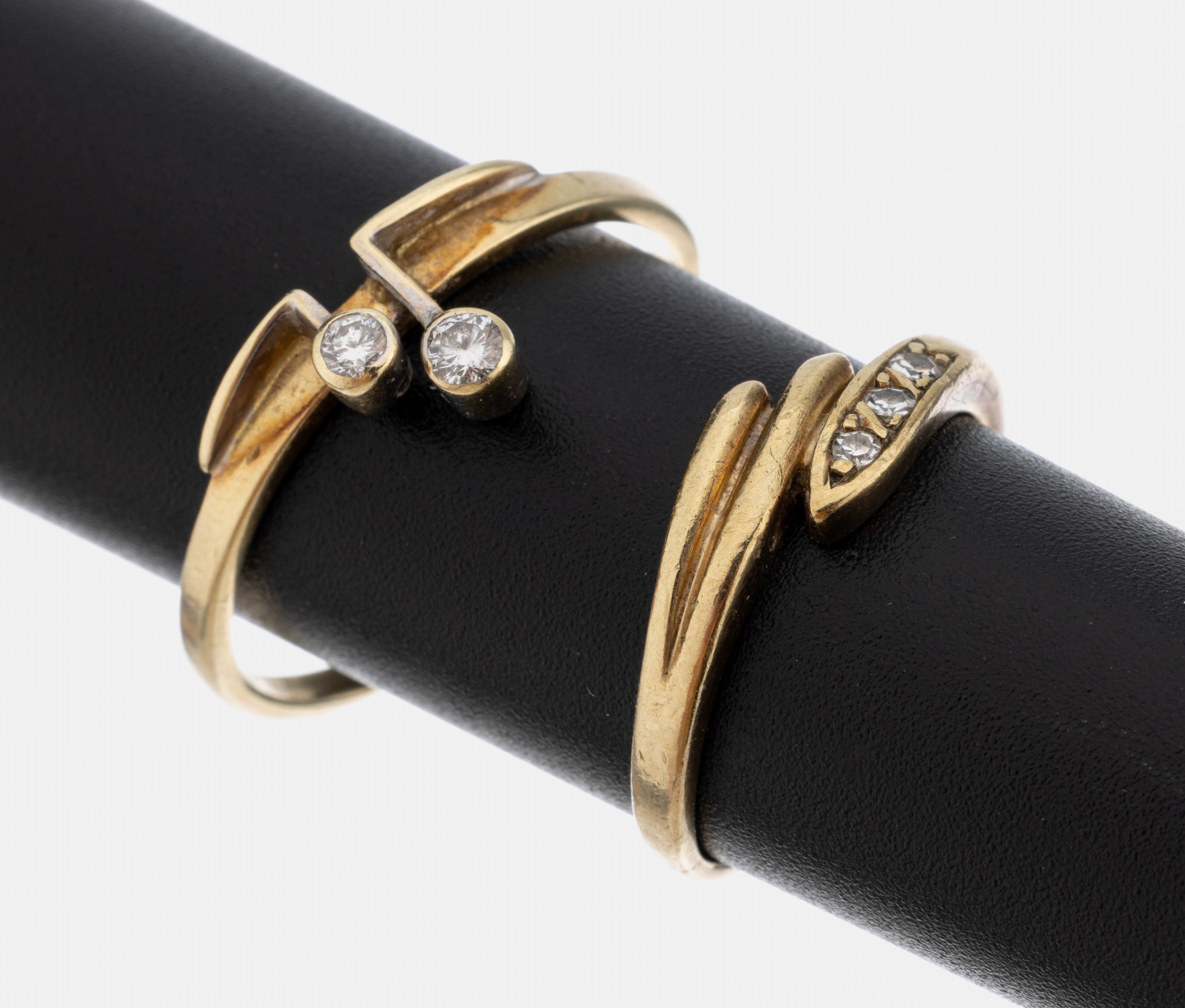 14 und 8 kt Gold Brillant-Konvolut, 1 x GG 585/000, 2 Brillanten zus. ca. 0.08 ct Weiß/p, RW 60, 1 x GG 333/000, 3 Brillanten zus. ca. 0.01 ct ...