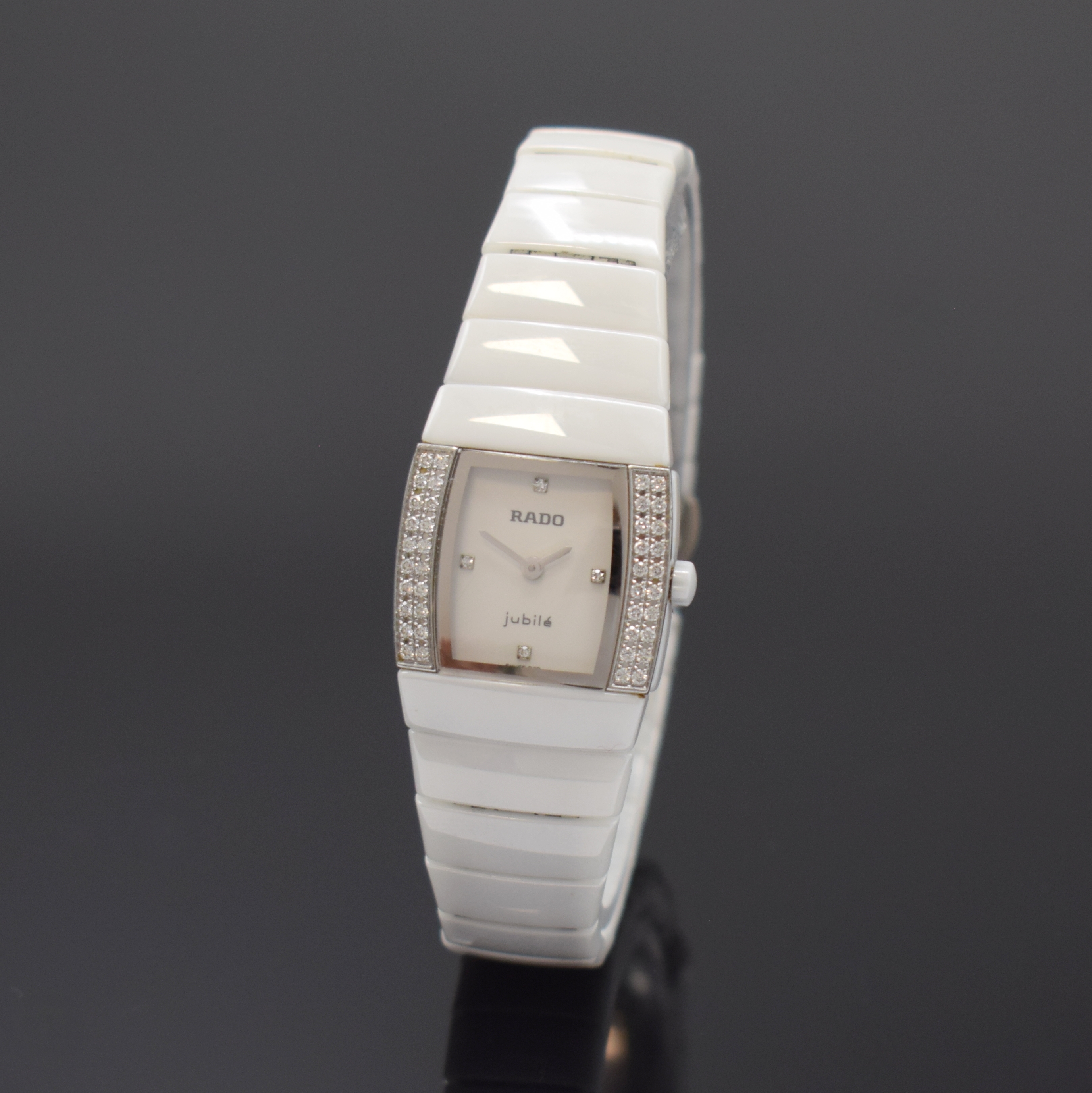 RADO Damenarmbanduhr Jubile Sintra Referenz 153.0831.3, Schweiz um 2010, weißes Keramikgeh. inkl. Gliederband m. dopp. Faltschl., seitl. aufw. m. ...