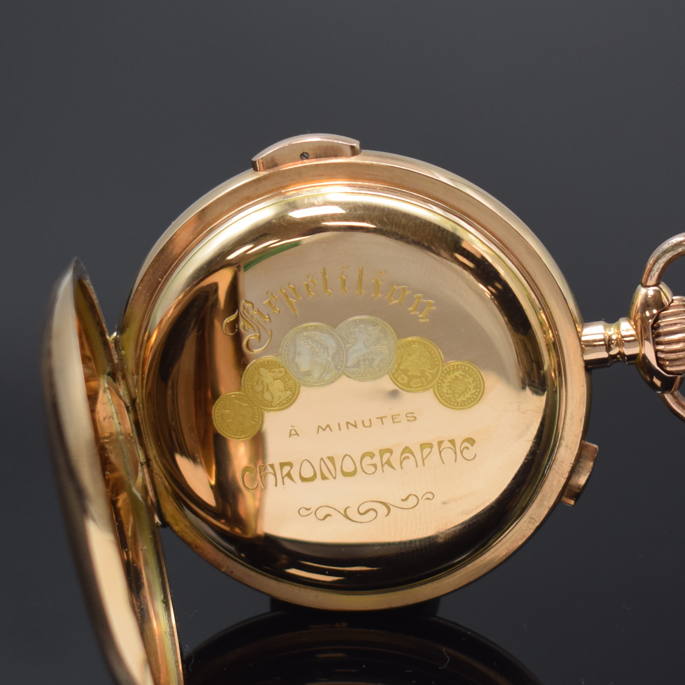 Detail d: Herrensavonette mit Minutenrepetition und Chronograph in RoseG 585/000, Schweiz um 1900, glattes 3-Deckel Goldgeh., Cuvette m. Medaillengrav., ...