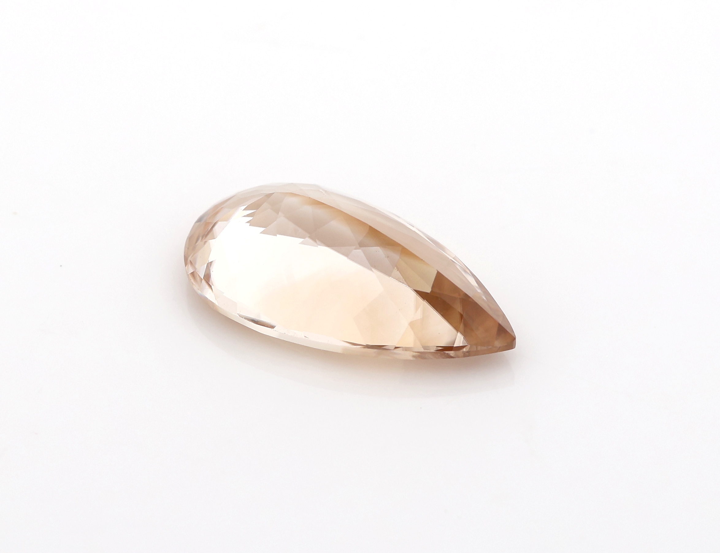 Detail a: Loser Zirkon, ca. 6.00 ct, facett. Tropfen,bräunlich