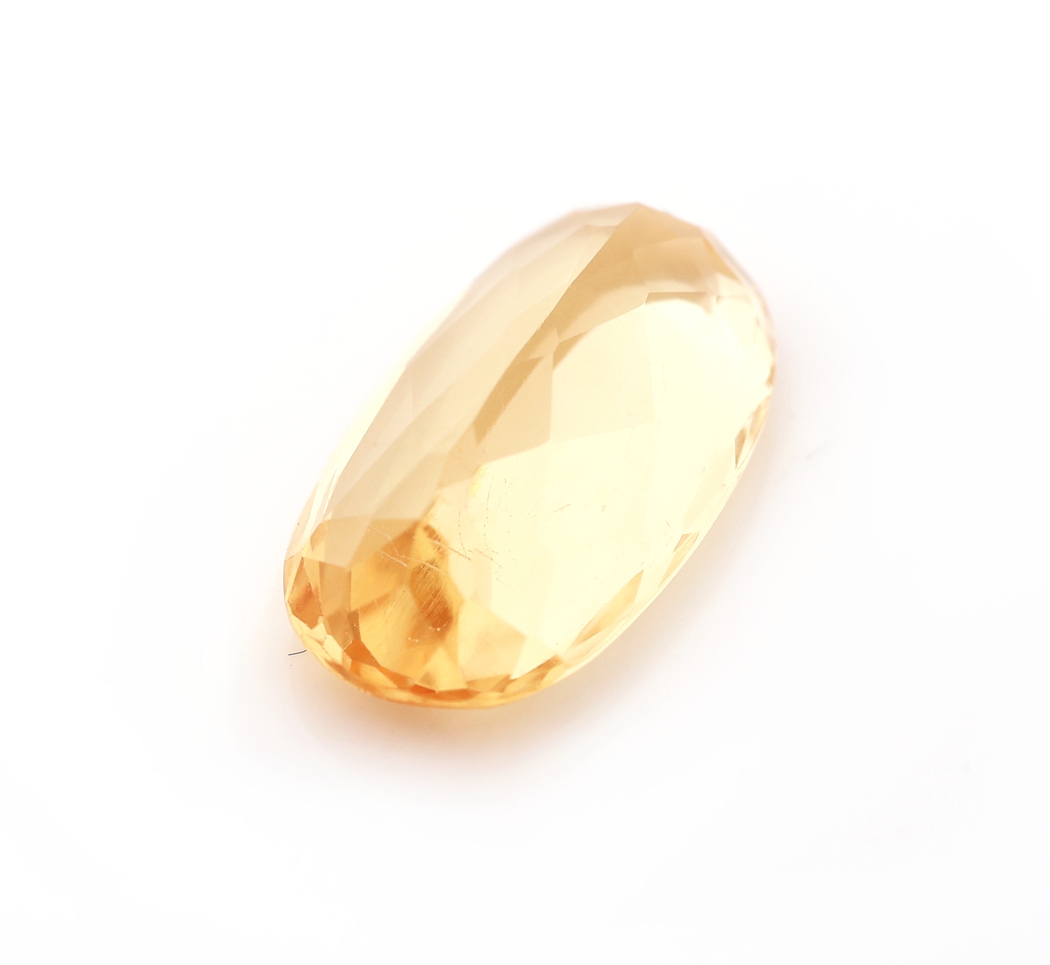 Detail b: Loser Imperialtopas, ca. 4.27 ct, ovalfacett.