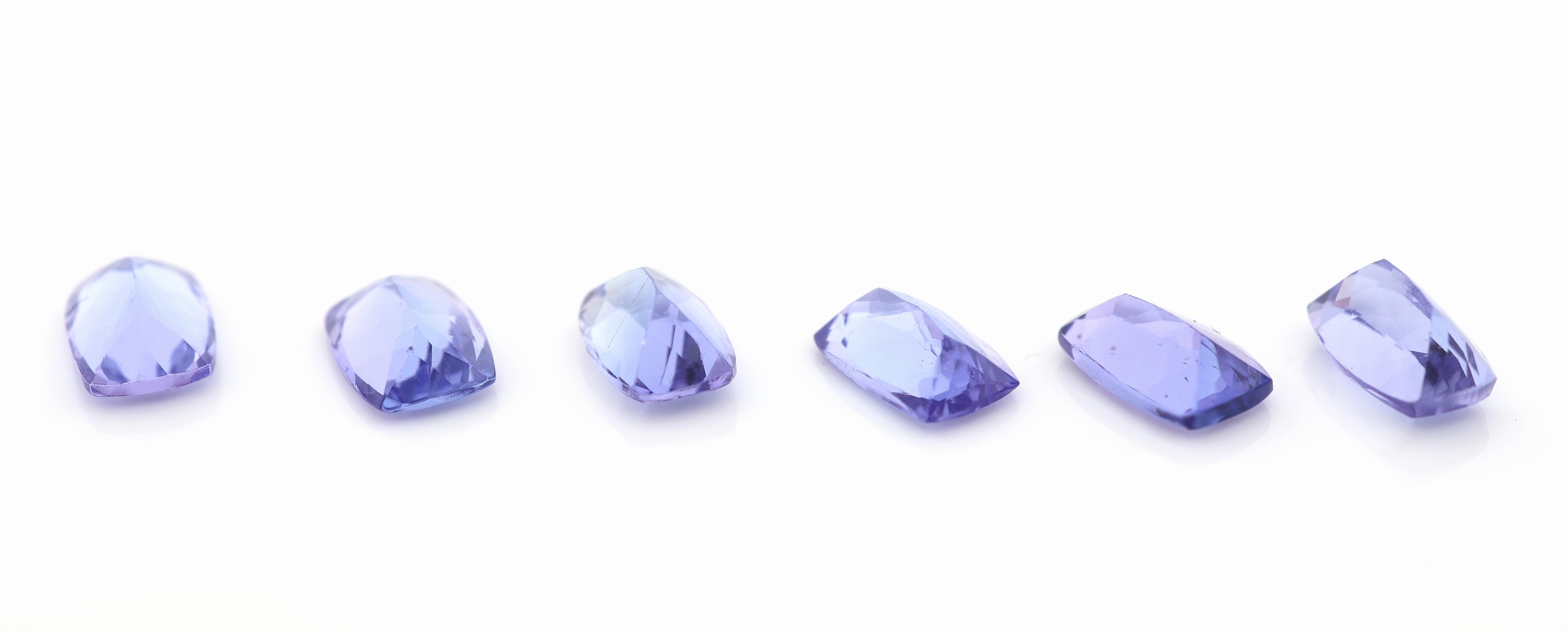 Detail a: Lot 6 lose Tansanite, zus. ca. 3.28 ct, versch. Farbnuancen