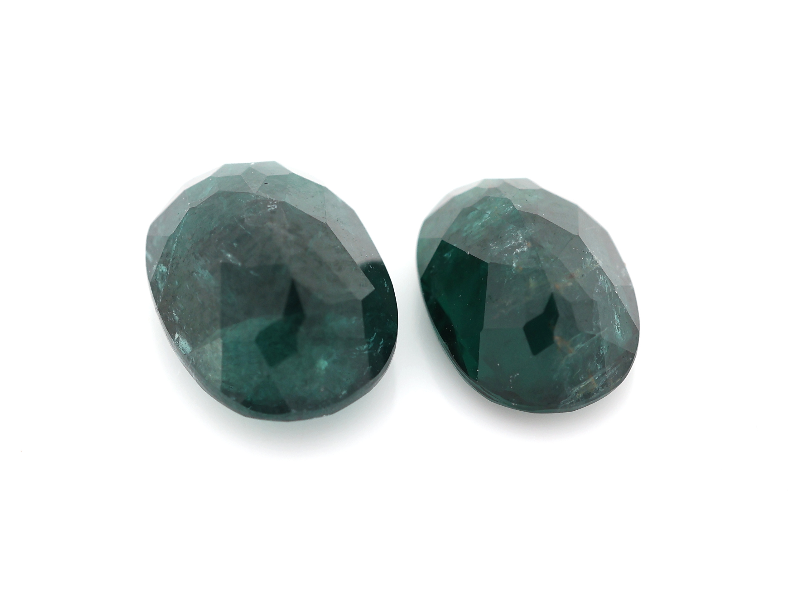 Detail b: Lot lose Apatite, zus. ca. 22.15 ct, versch. Schliffformen und Größen