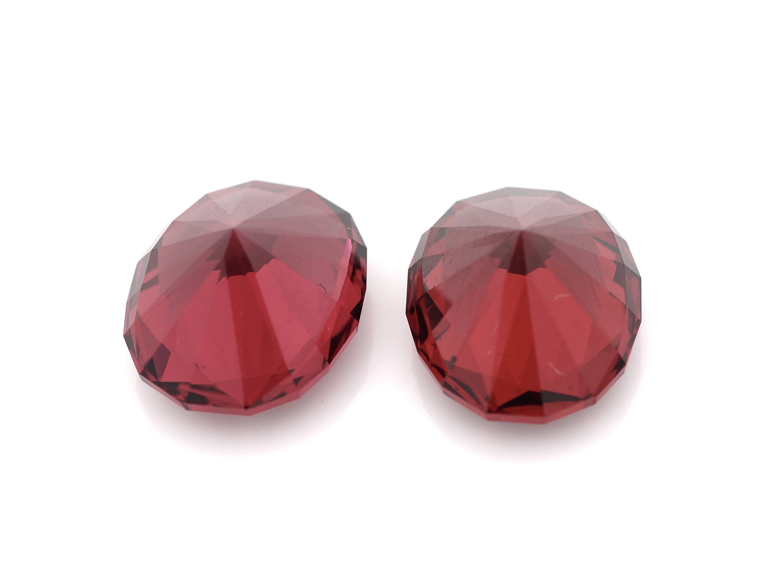 Detail a: Lot 2 lose Granate, zus. ca. 4.16 ct, ovalfacett.