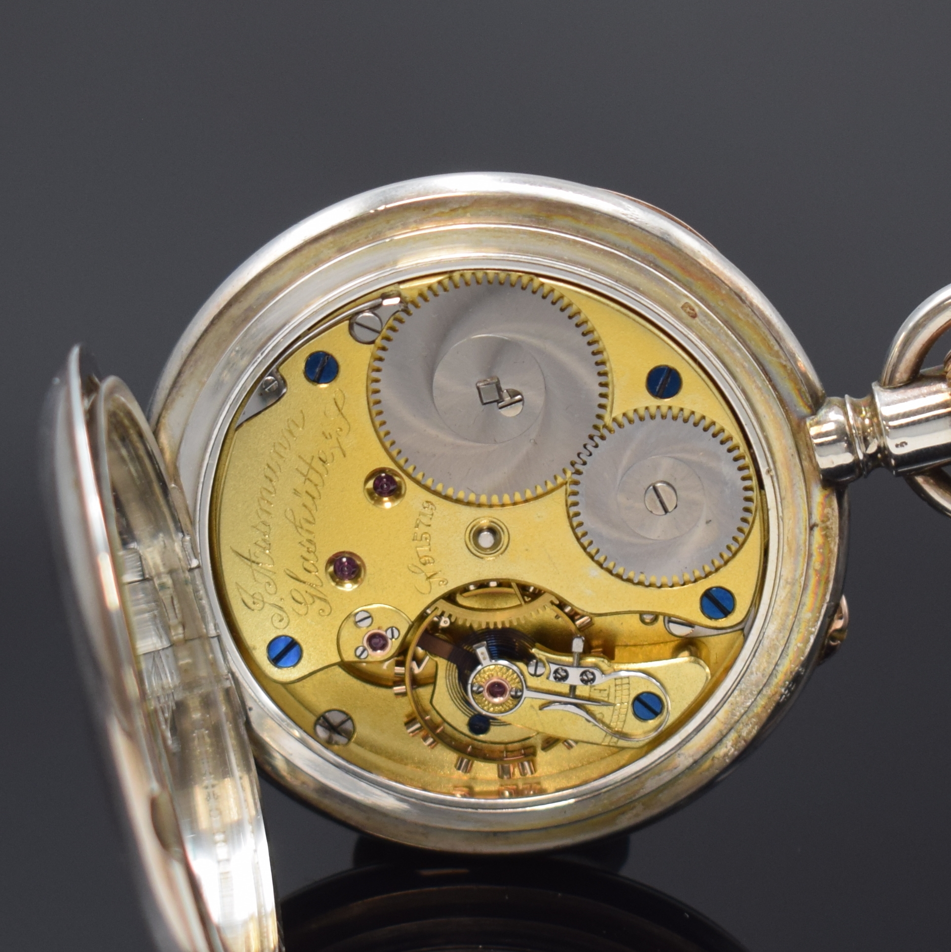Detail e: J. ASSMANN Glashütte offene Taschenuhr in Silber, Deutschland um 1907, glattes Geh., Goldscharniere, Schmuckmonogramm auf Rückdeckel, Cuvette grav. ...