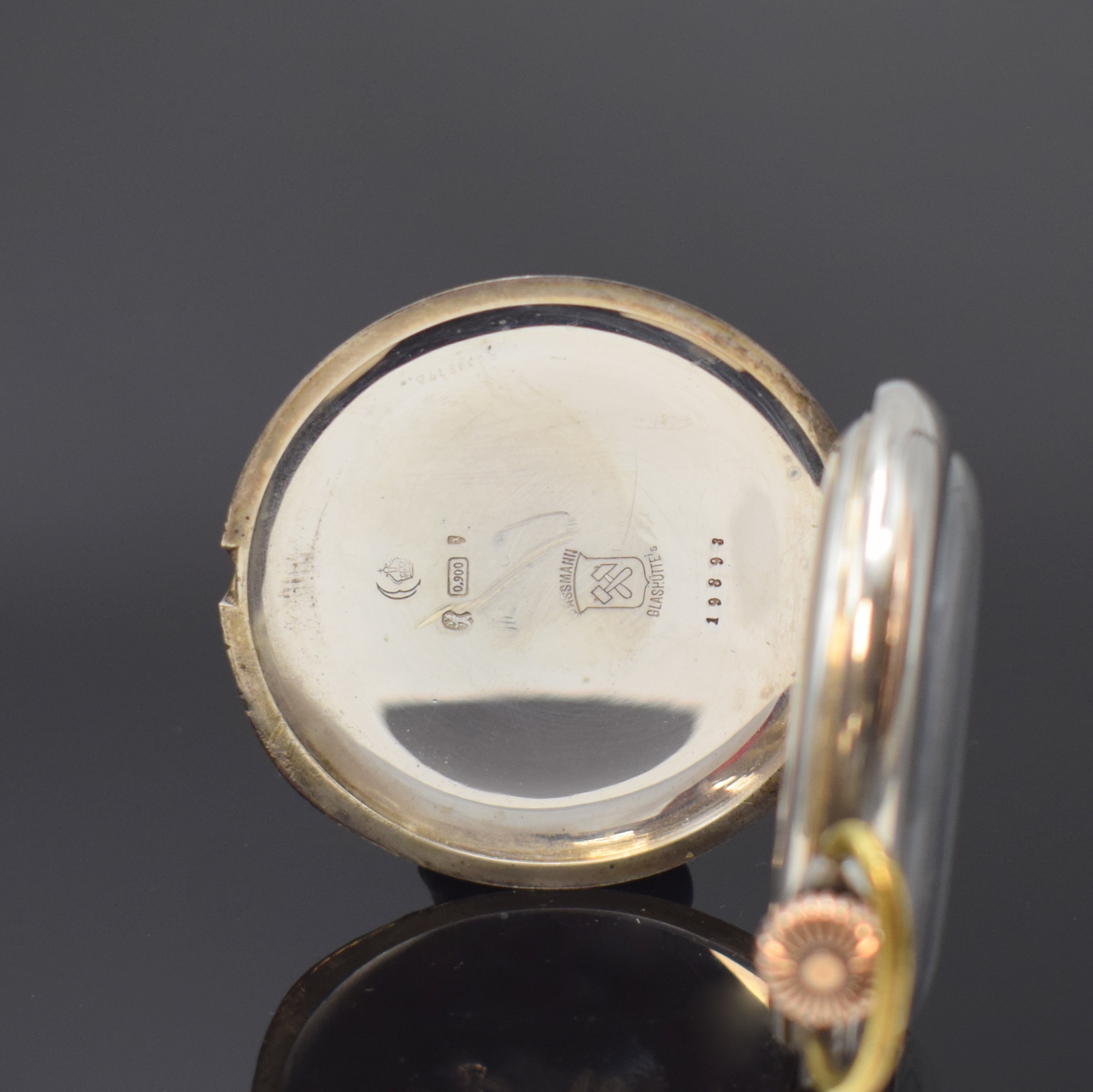 Detail b: J. ASSMANN Glashütte offene Taschenuhr in Silber, Deutschland um 1915, guill. Geh. berieb., Goldscharniere, 3-tlg. Emailzifferbl., gold. ...