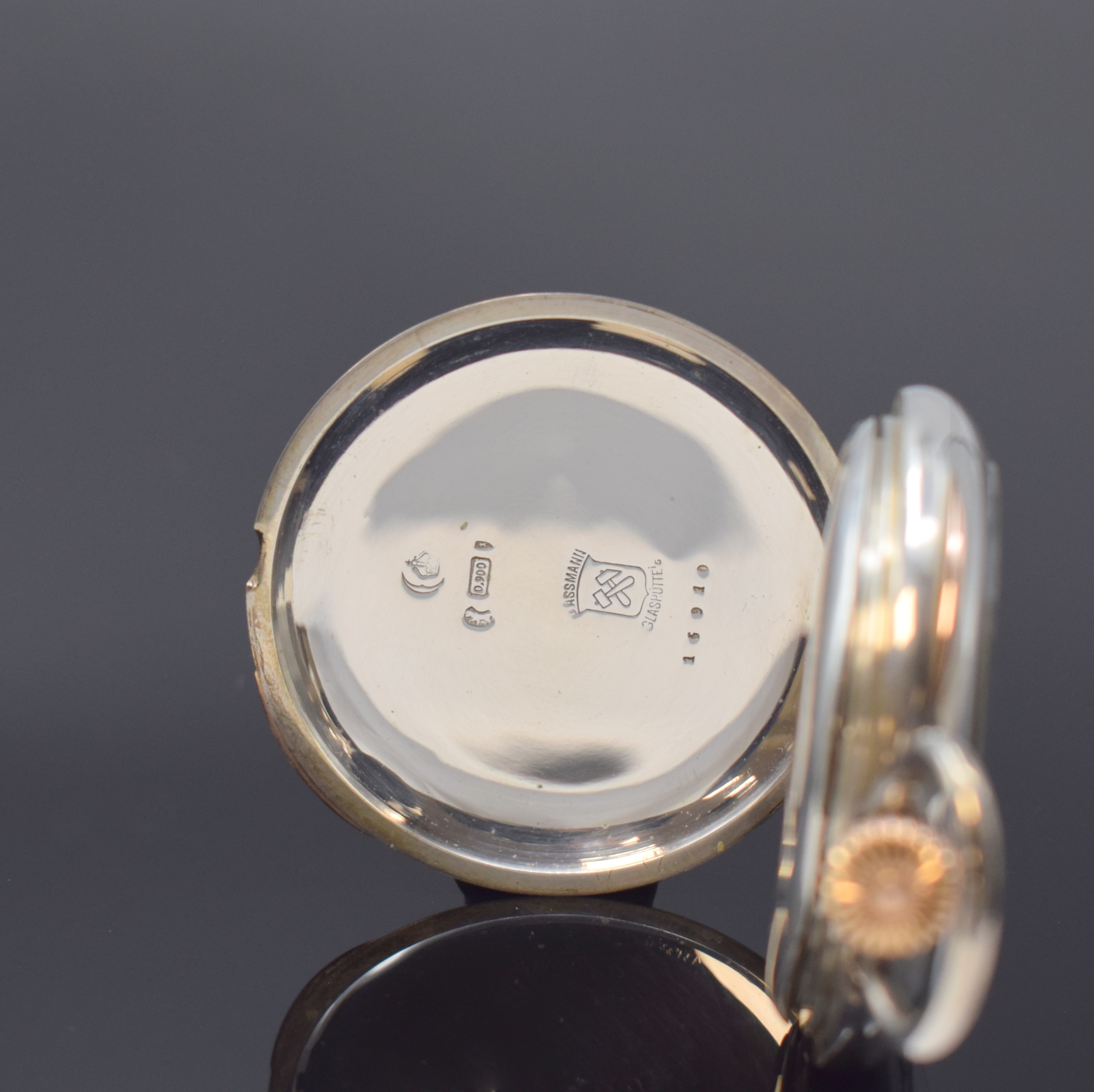 Detail b: J. ASSMANN Glashütte offene Taschenuhr in Silber, Deutschland um 1915, guill. Geh., Goldscharniere, 2-tlg. Emailzifferbl., kl. Sek. b. 6, gebl. ...