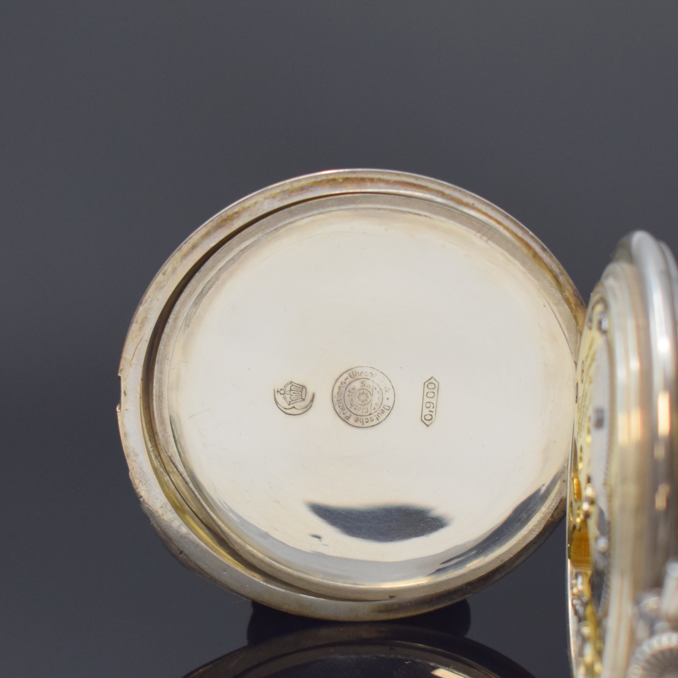 Detail d: DEUTSCHE PRÄZISIONSUHR Original Glashütte Taschenuhr im silbernen Louis-XVI Gehäuse, Deutschland um 1920, offenes, gestuftes Geh. m. ...