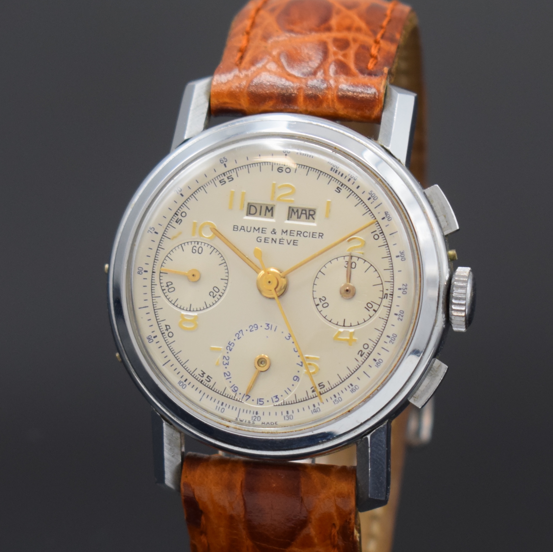 Detail a: BAUME & MERCIER Armbandchronograph, Schweiz um 1945, Geh. verchr., Edelstahlboden aufgedr., Zifferbl. rest./fl., Vollkalender außer Mondphase, ...