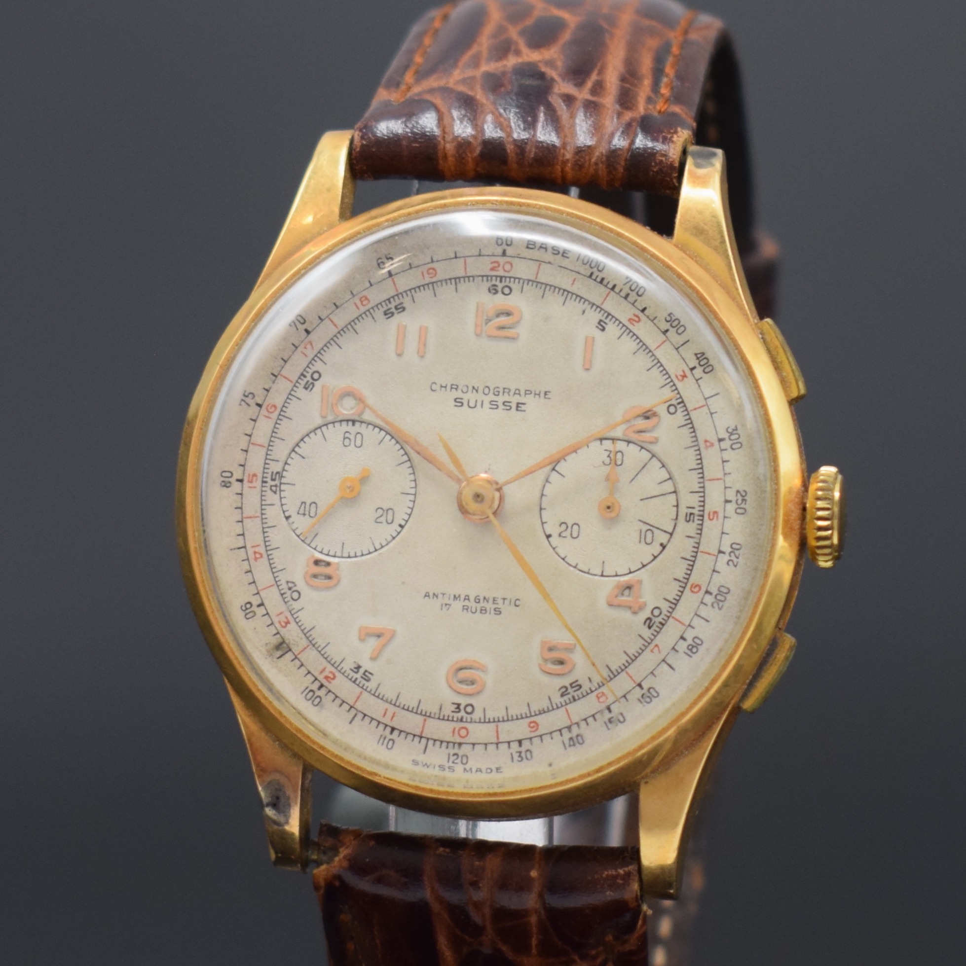 Detail a: CHRONOGRAPHE SUISSE Herrenarmbanduhr mit Chronograph in RG 750/000, Schweiz um 1950, Handaufzug, 3-teil. Geh. dell., Boden und Glasrand aufgedr., ...