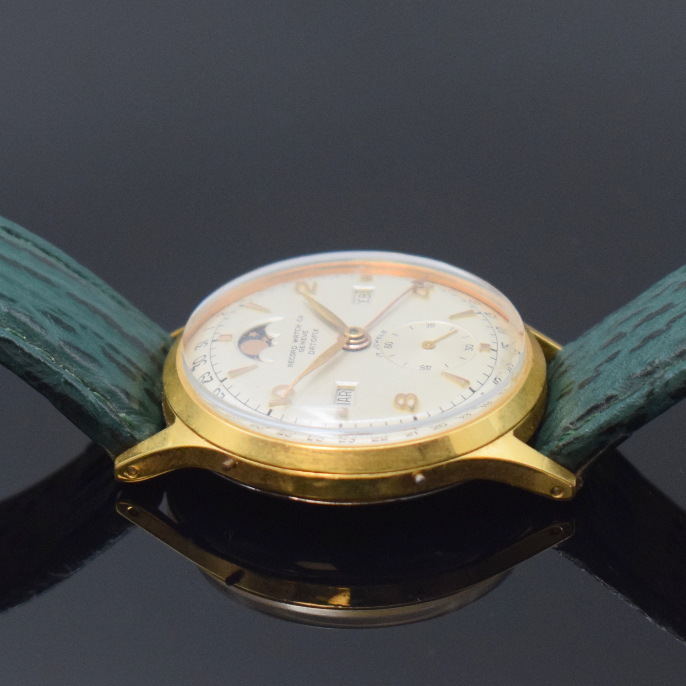Detail d: RECORD WATCH Datofix Herrenarmbanduhr, Schweiz Mitte 1940er Jahre, Handaufzug, Vollkalenderanzeige inkl. Mondphase, verg. Metallgeh., Edelstahlboden ...