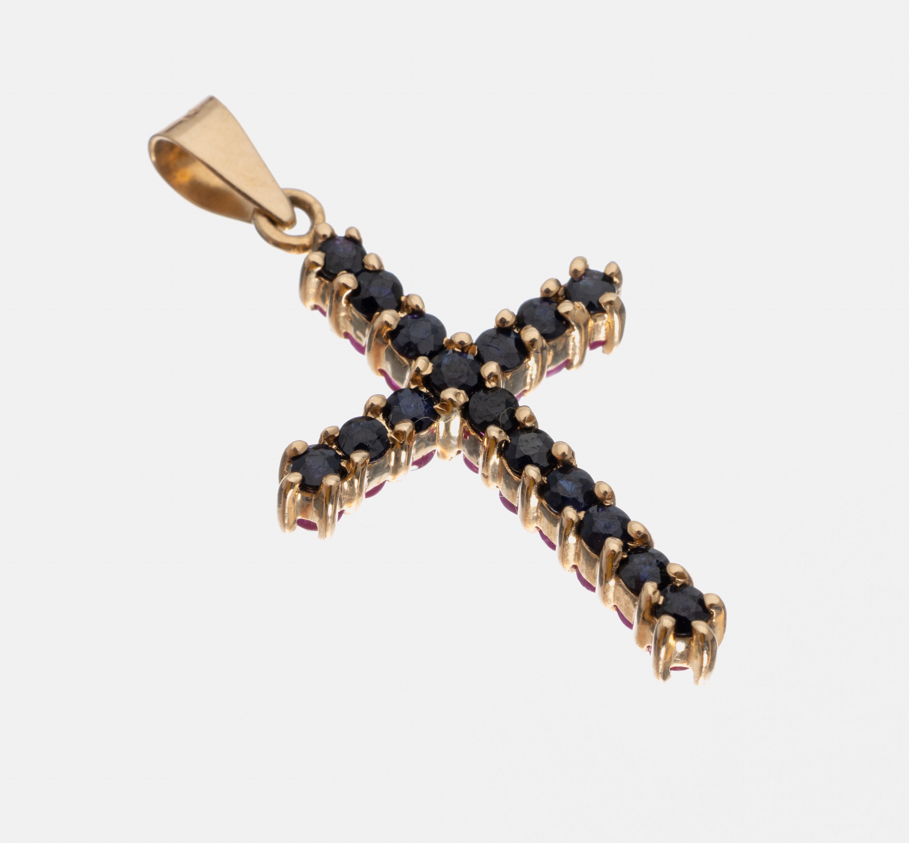 14 kt Gold Saphir-Rubin-Kreuzanhänger, GG 585/000, 1 Seite rundfacett. Rubine zus. ca. 0.10 ct, 1 Seite rundfacett. Saphire zus. ca. 0.10 ct, ca. 3 ...