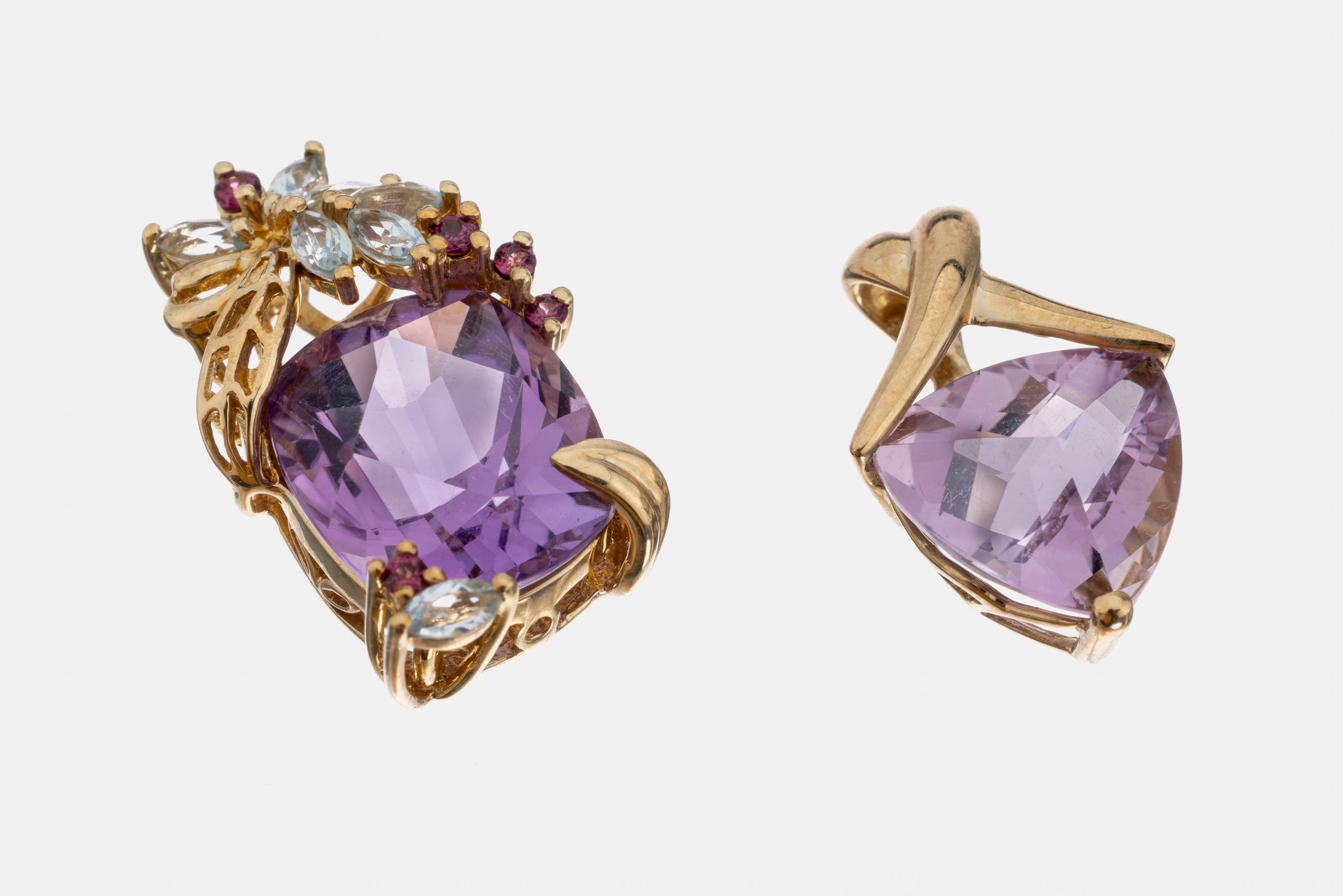Konvolut 2 9 kt Gold Farbstein-Anhänger, GG375/000, 1 x schlicht, facett. Amethyst -Carree, L. ca. 2.2 cm, 1 x facett. Amethyst- kissen, 5 ...