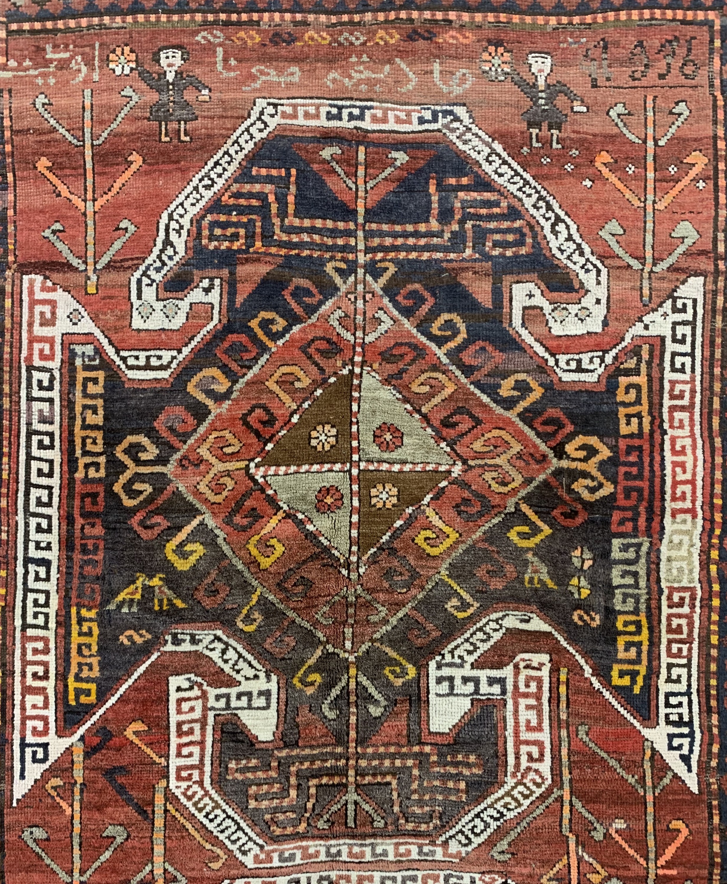 Detail a: Kazak antik, Kaukasus, datiert 1916 Jahre, Wolle auf Wolle, ca. 304 x 165 cm, EHZ:3-4, (alte Restaurierungen)
