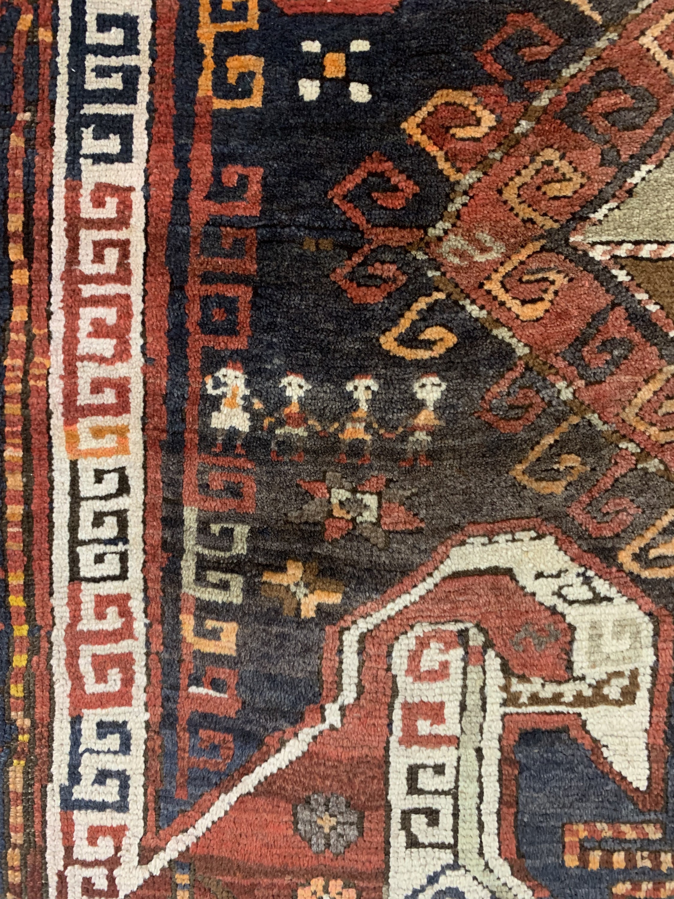 Detail d: Kazak antik, Kaukasus, datiert 1916 Jahre, Wolle auf Wolle, ca. 304 x 165 cm, EHZ:3-4, (alte Restaurierungen)