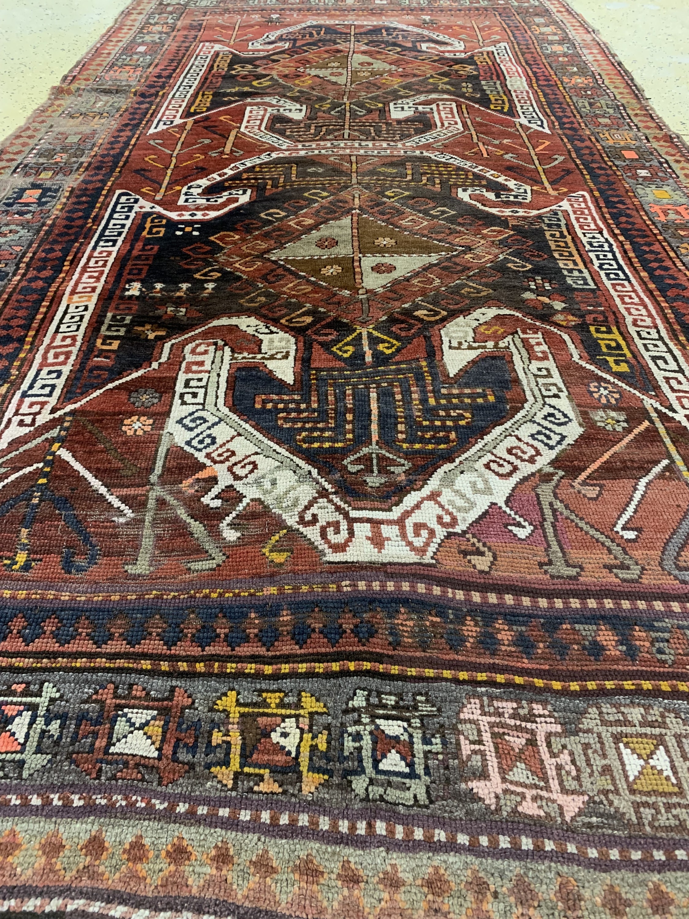 Detail e: Kazak antik, Kaukasus, datiert 1916 Jahre, Wolle auf Wolle, ca. 304 x 165 cm, EHZ:3-4, (alte Restaurierungen)