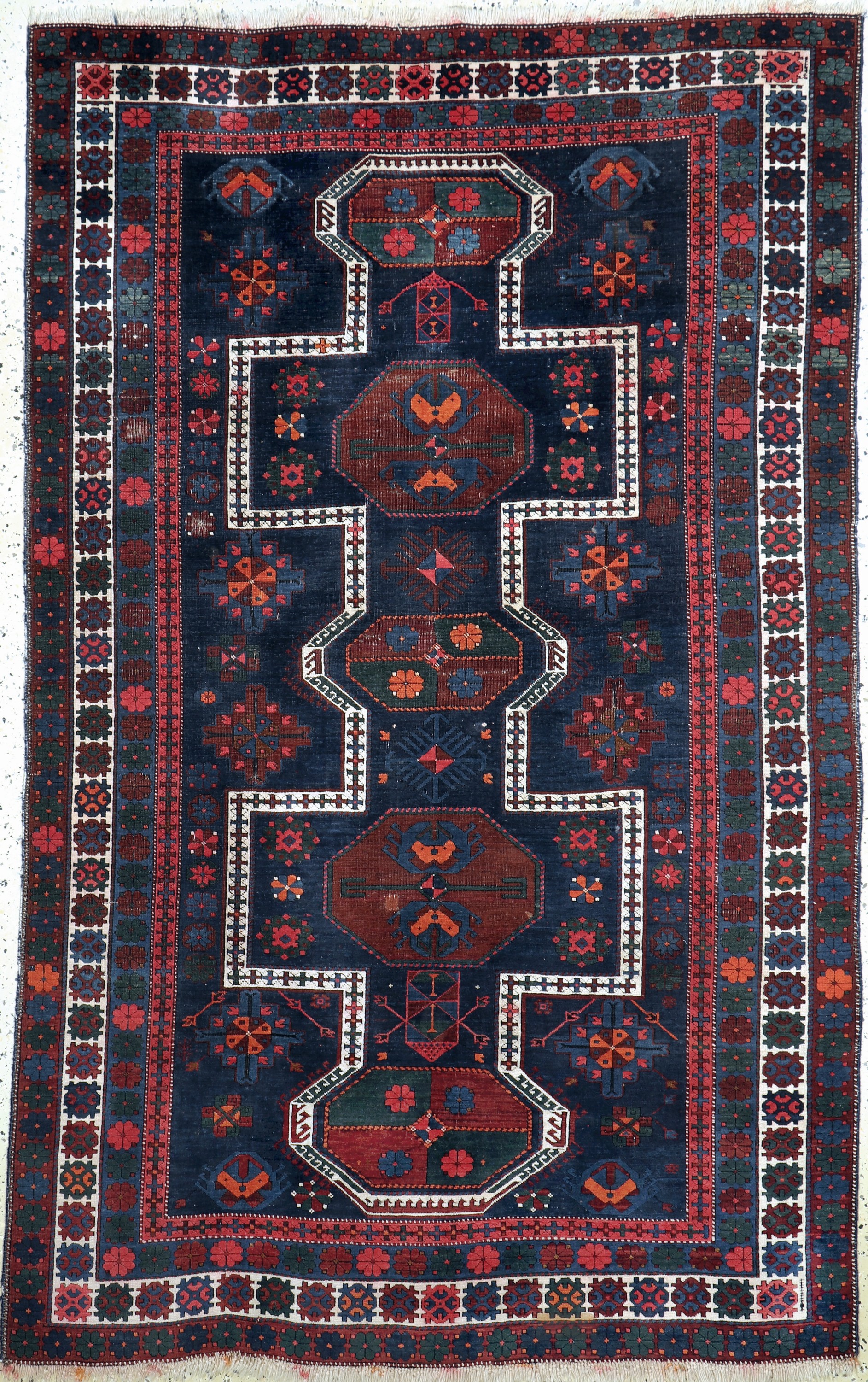 Antiker Schirwan, Kaukasus, um 1900, Wolle auf Wolle, ca. 235 x 150 cm, EHZ: 3