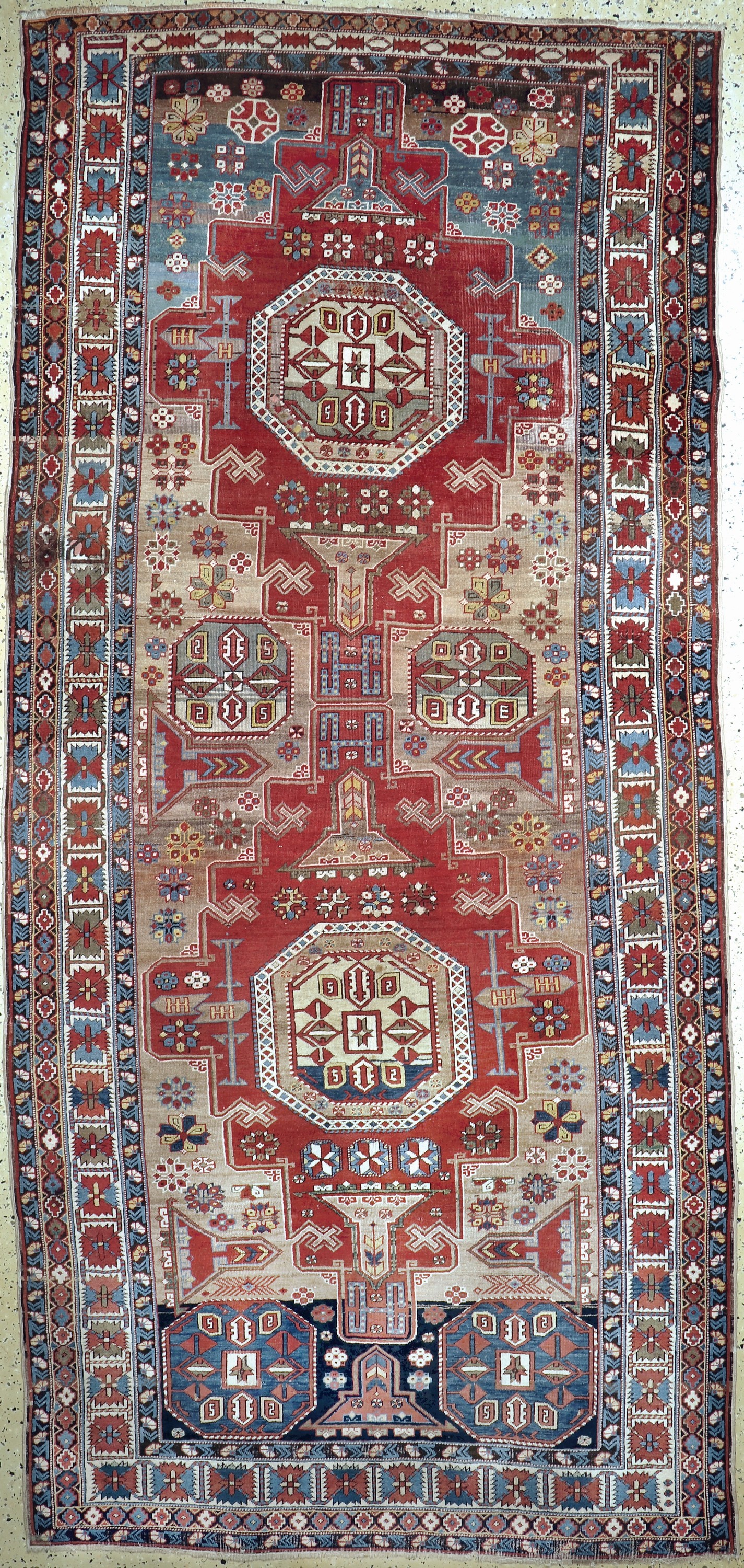Antiker Schirwan, Kaukasus, um 1900, Wolle auf Wolle, ca. 340 x 160 cm, EHZ: 3, (alte Restaurierungen)