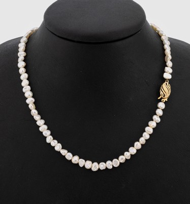 Image 26871083 - Zuchtperl-Collier mit 14 kt Gold Schließe, GG 585/000, unrunde ...