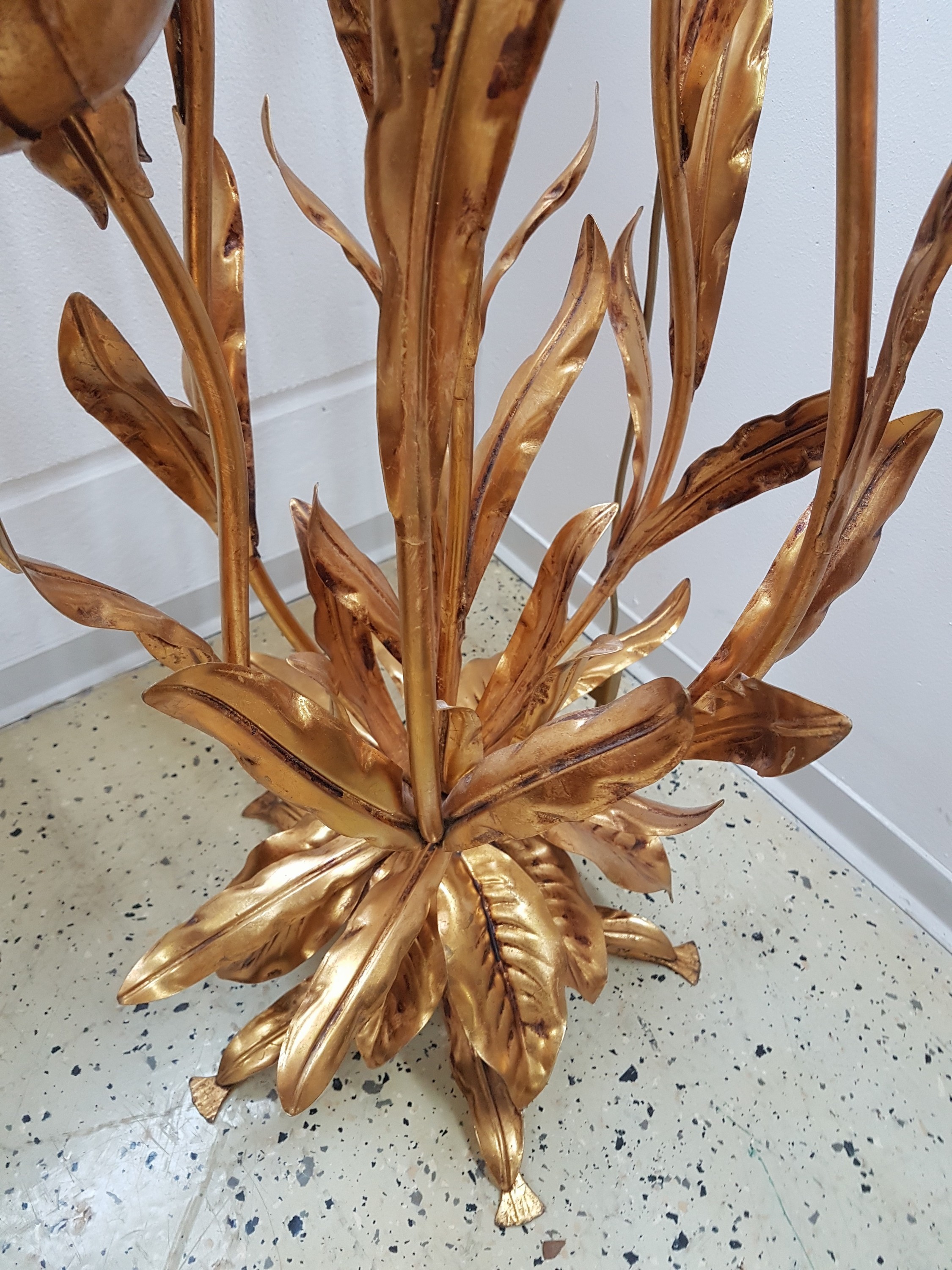 Detail d: Blumen-Stehlampe, Entwurf Hans Kögl, 80er Jahre, wohl Modell 1771 H, sieben Blüten und Blattwerk, H. ca. 138 cm, intakt