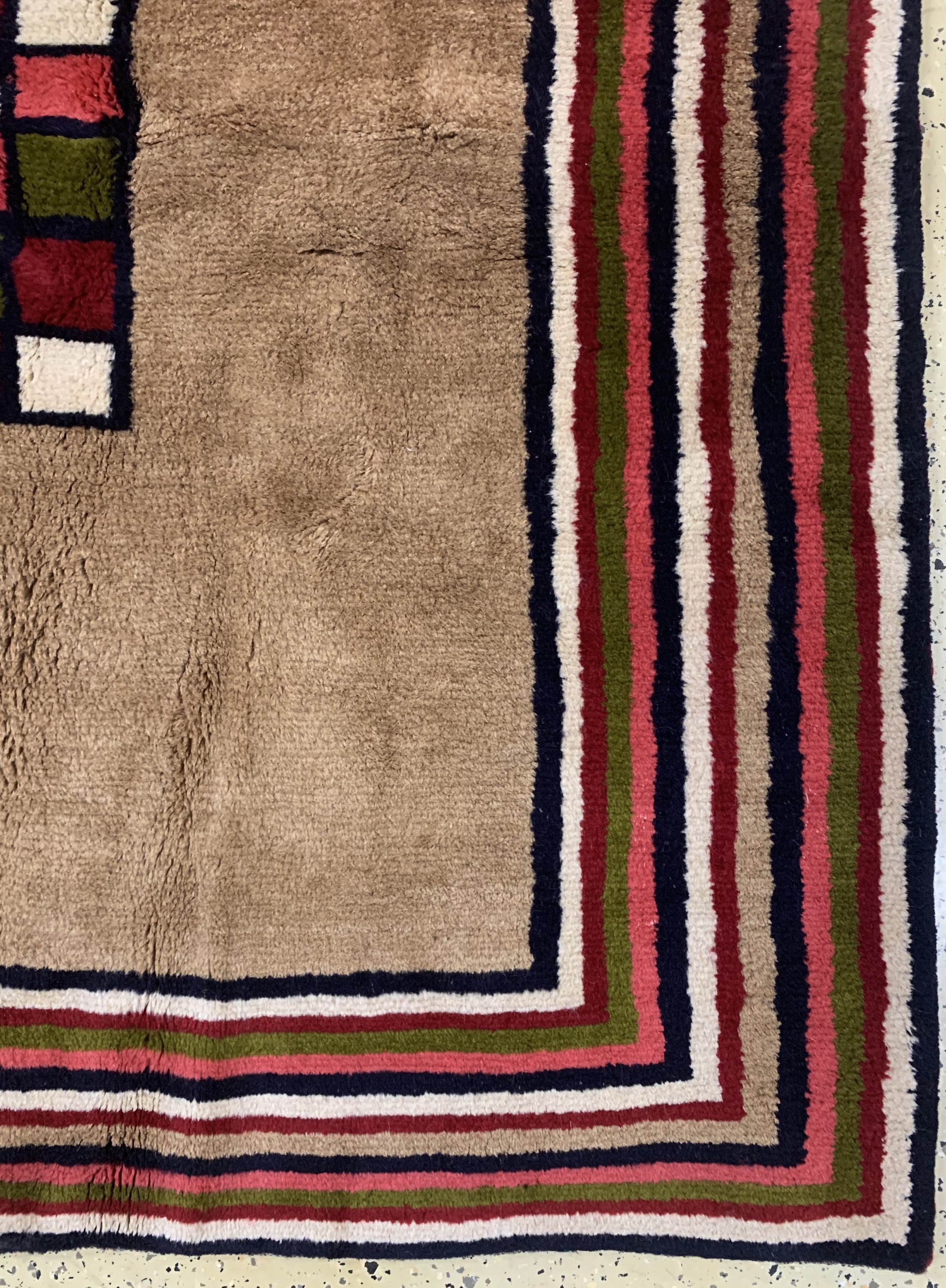 Detail a: Gabbeh alt, Persien, Ende 20.Jhd, Wolle aufWolle, ca. 200 x 200 cm, EHZ: 1-2(nahezu Neuwertig).