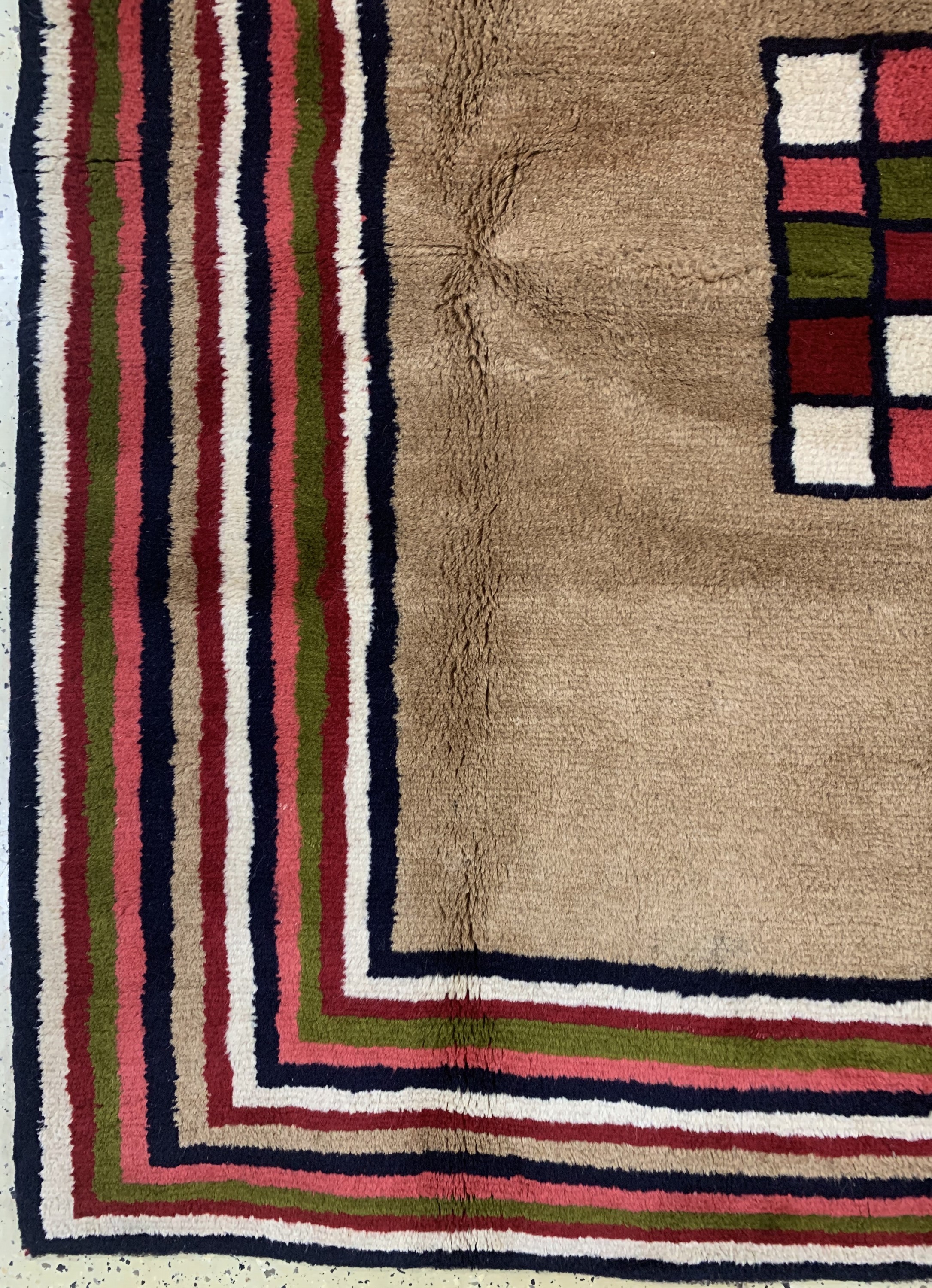 Detail b: Gabbeh alt, Persien, Ende 20.Jhd, Wolle aufWolle, ca. 200 x 200 cm, EHZ: 1-2(nahezu Neuwertig).