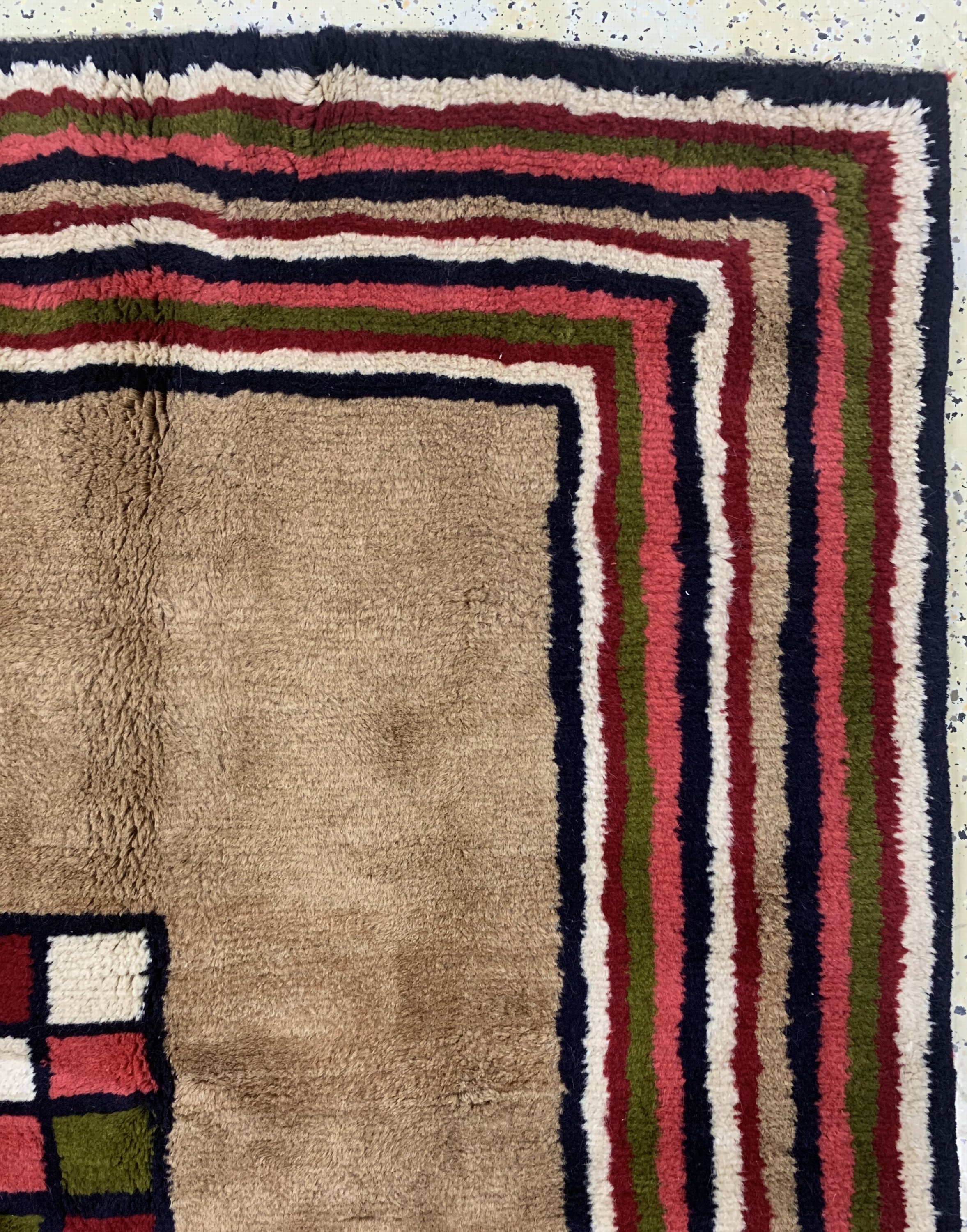 Detail d: Gabbeh alt, Persien, Ende 20.Jhd, Wolle aufWolle, ca. 200 x 200 cm, EHZ: 1-2(nahezu Neuwertig).