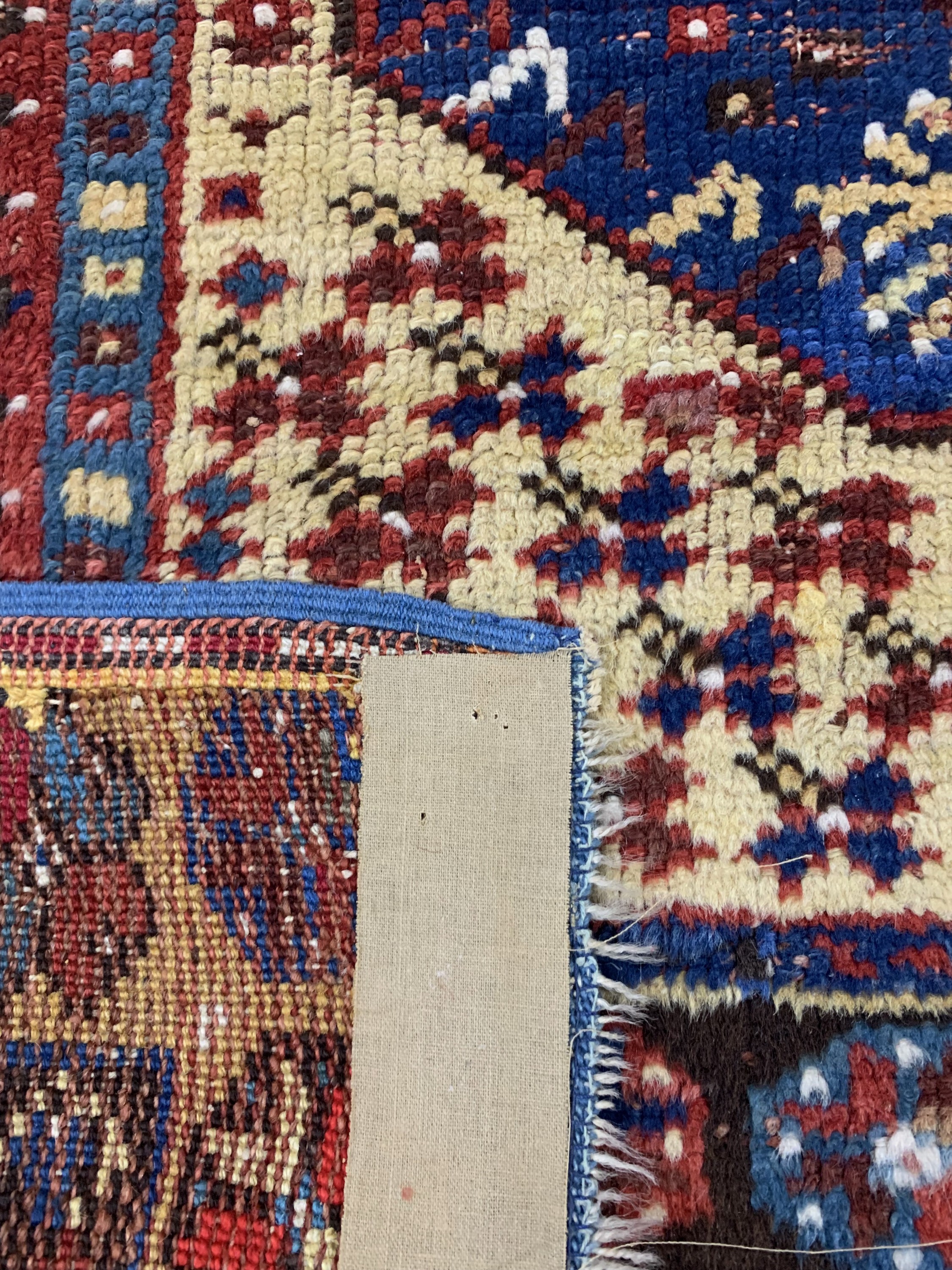 Detail d: Antiker Megri, Türkei, 19.Jhd, Wolle auf Wolle, ca. 130 x 95 cm, EHZ: 3(alte restaurierungen).