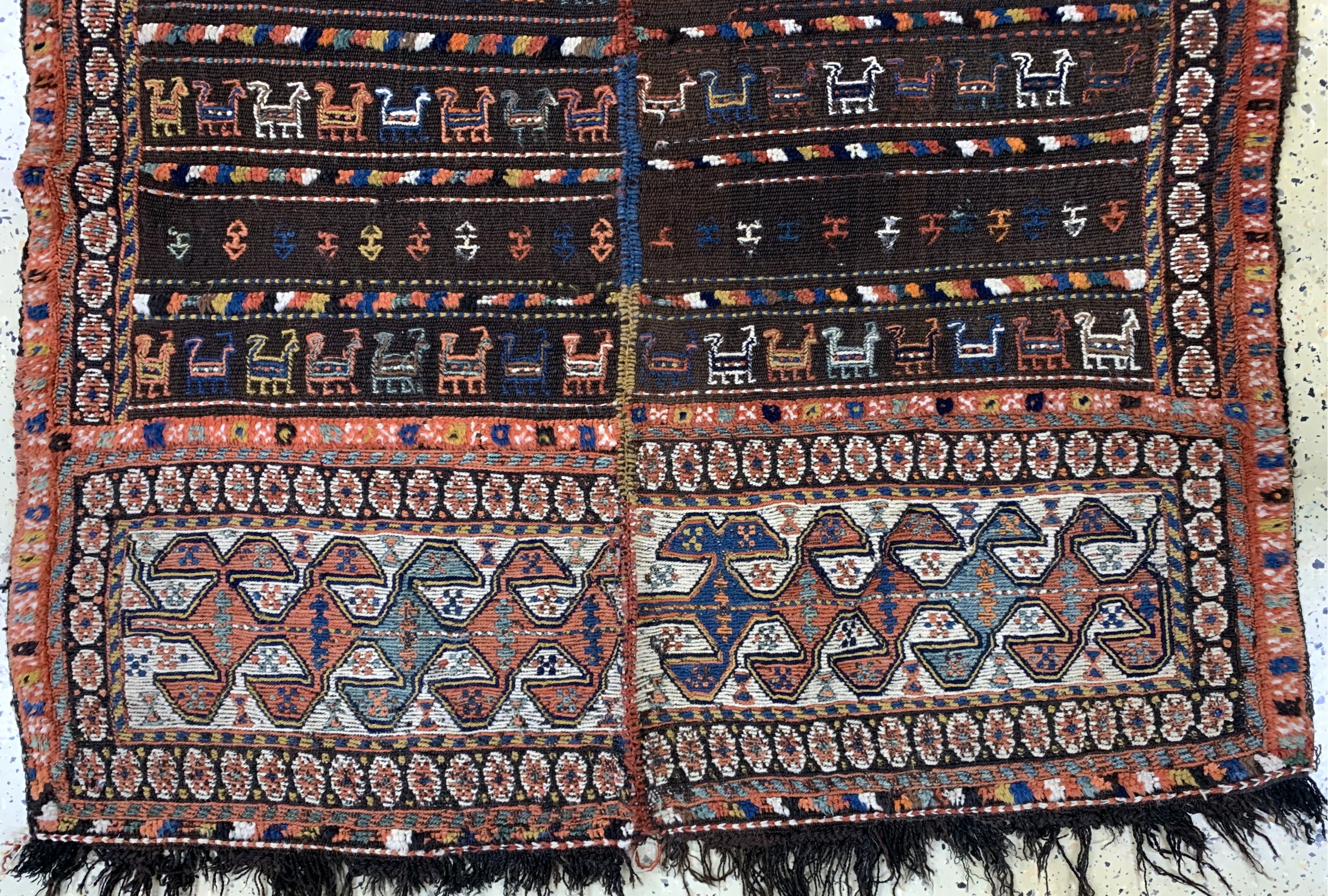 Detail b: Antiker Shahsawan Decke, Persien, um 1900, Wolle auf Wolle, ca. 135 x 130 cm, EHZ: 2(2 Bahnig).