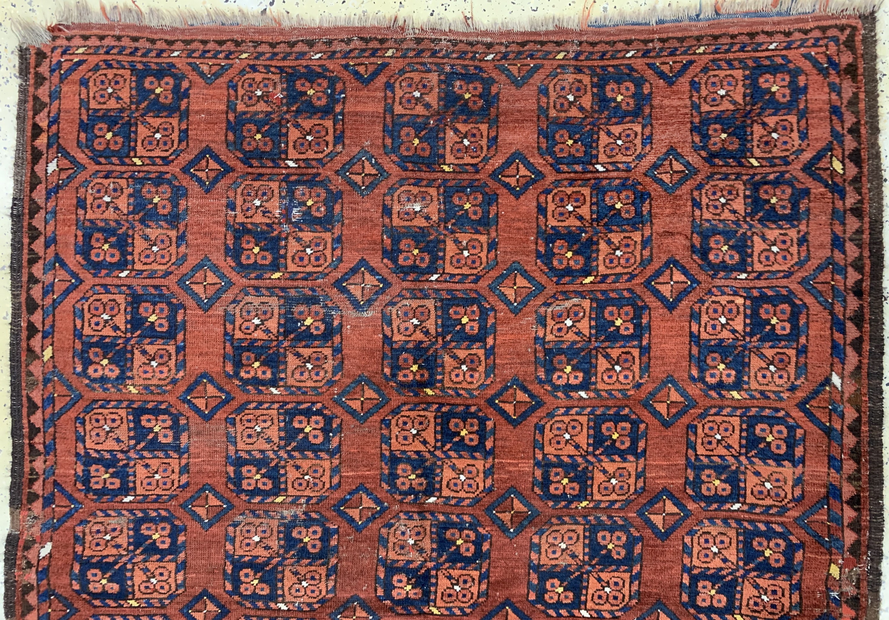 Detail c: Antiker Ersari, Turkmenistan, 19.Jhd, Wolleauf Wolle, ca. 200 x 155 cm, EHZ: 3, (kleine Restaurierungen)