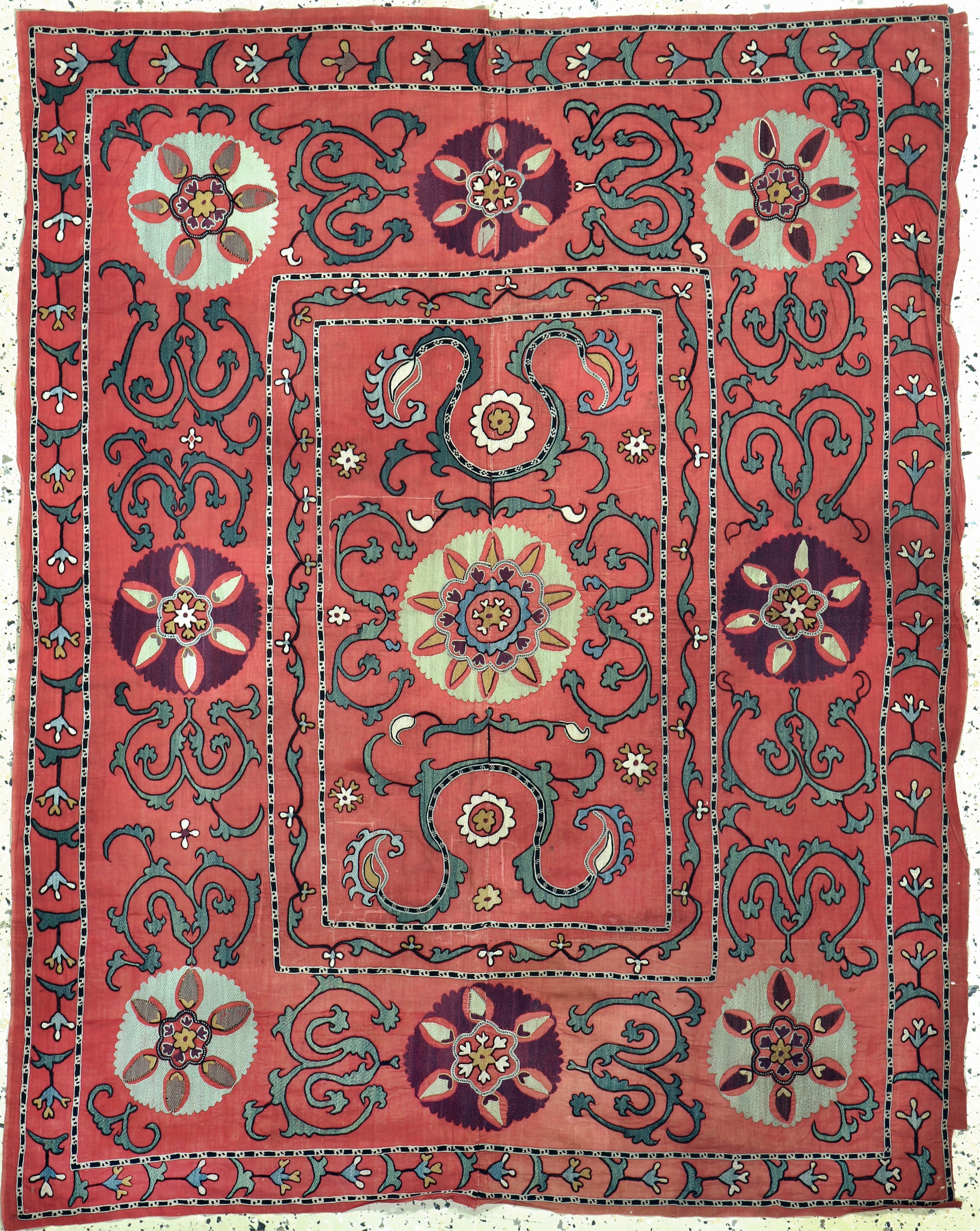 Antike Susani, Uzbekistan, um 1900, Seidestickerei, ca. 152 x 120 cm, EHZ: 3