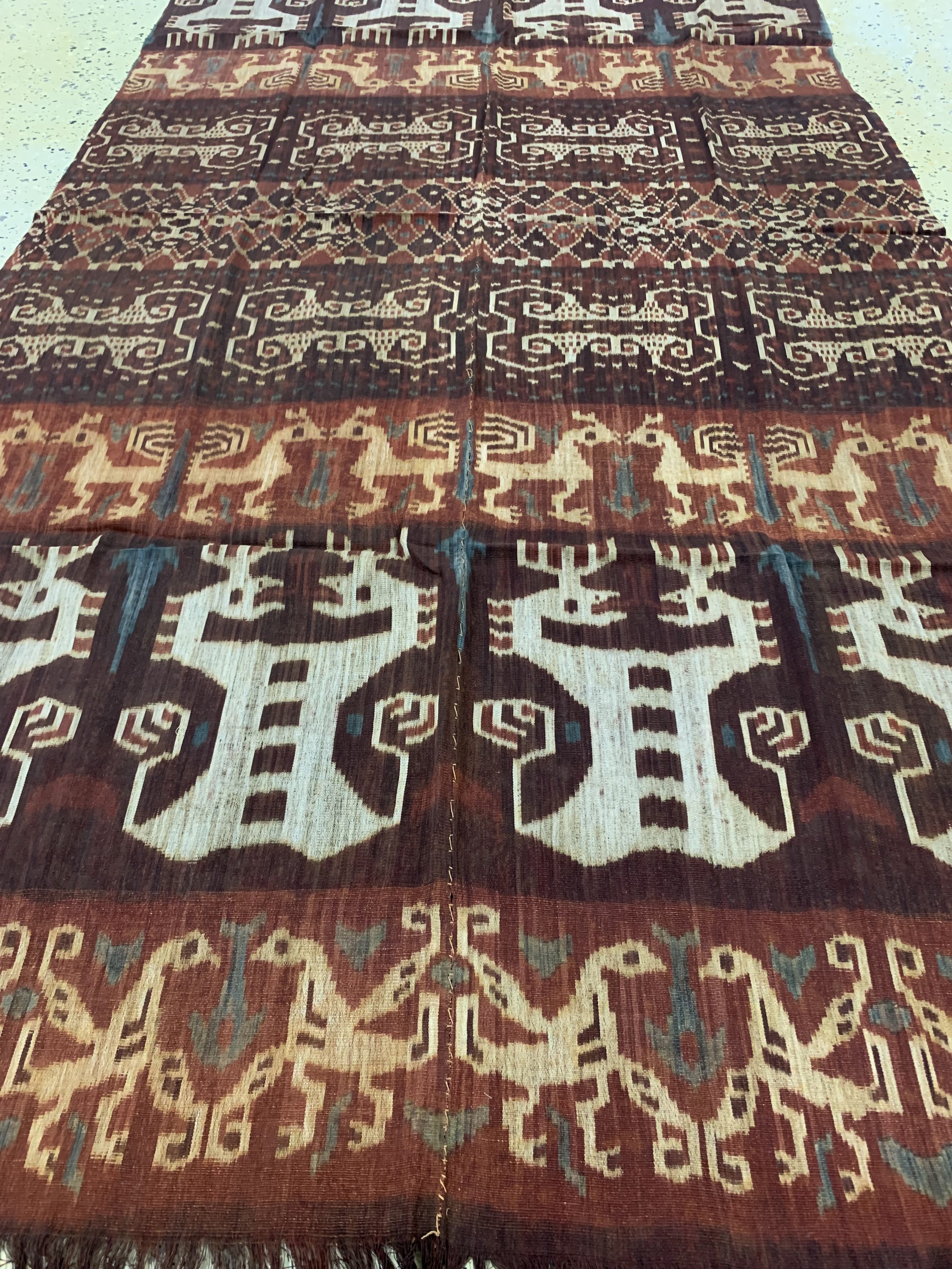 Detail d: Sumba Ikat, Indonesien, Anfang 20.Jhd, Baumwolle, ca. 213 x 110 cm, EHZ: 2