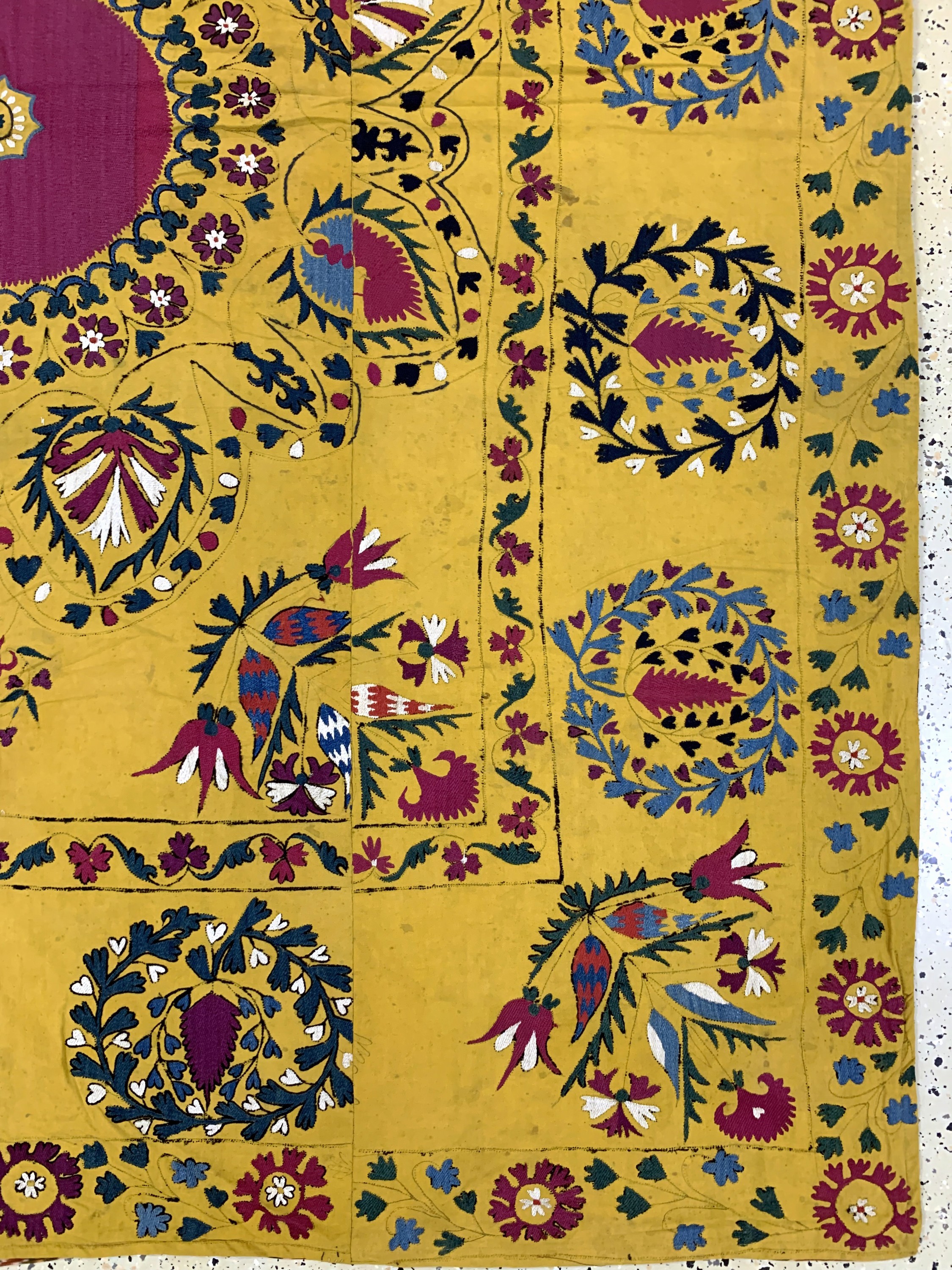 Detail a: Samarkand Susani, Uzbekistan, um 1900, Seide-Baumwollstickerei, ca. 235 x 195 cm, EHZ: 3