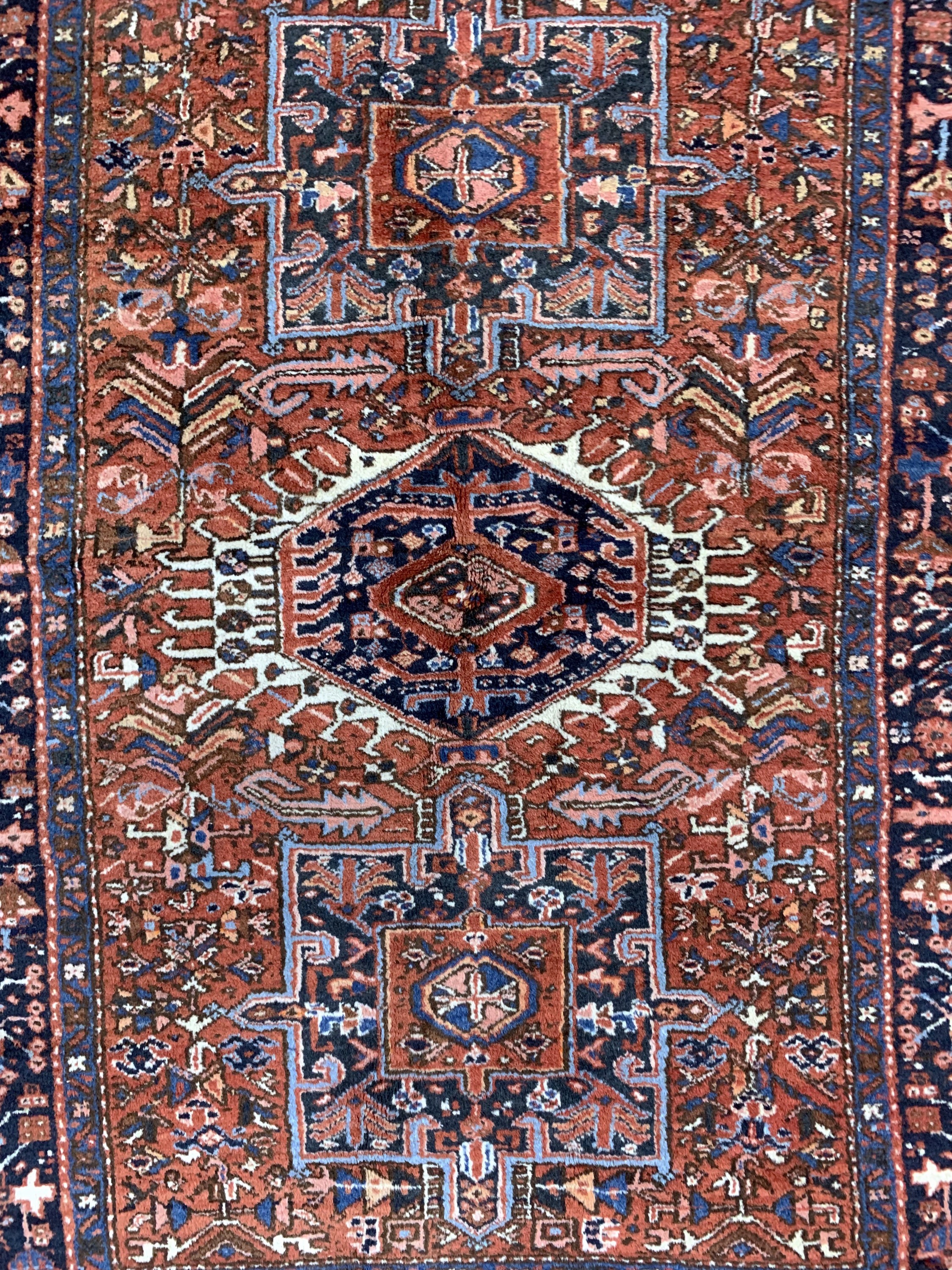 Detail c: Garadjeh alt, Persien, Anfang 20.Jhd, Wolleauf Baumwolle, ca. 196 x 150 cm, EHZ: 2