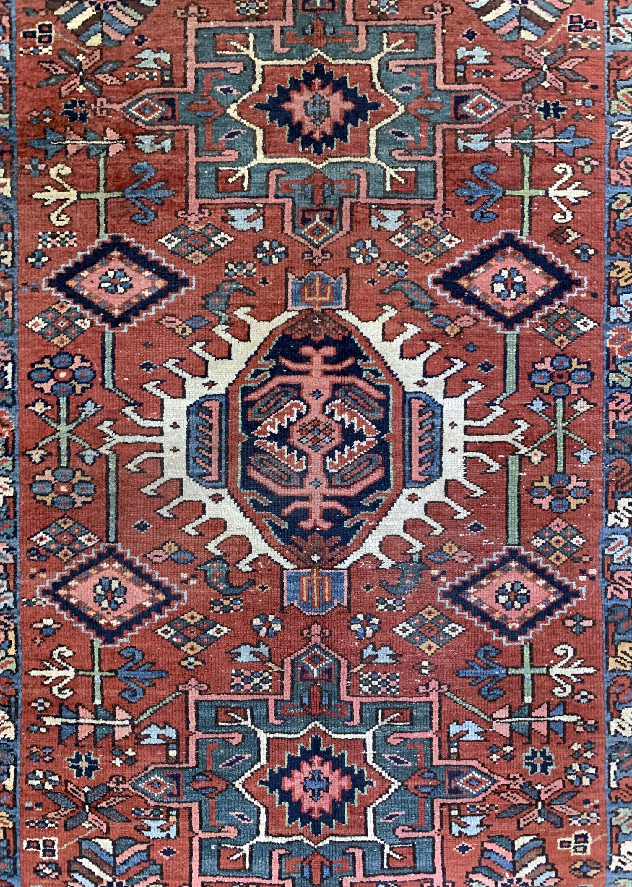 Detail c: Garadjeh alt, Persien, Anfang 20.Jhd, Wolleauf Baumwolle, ca. 200 x 154 cm, EHZ: 3