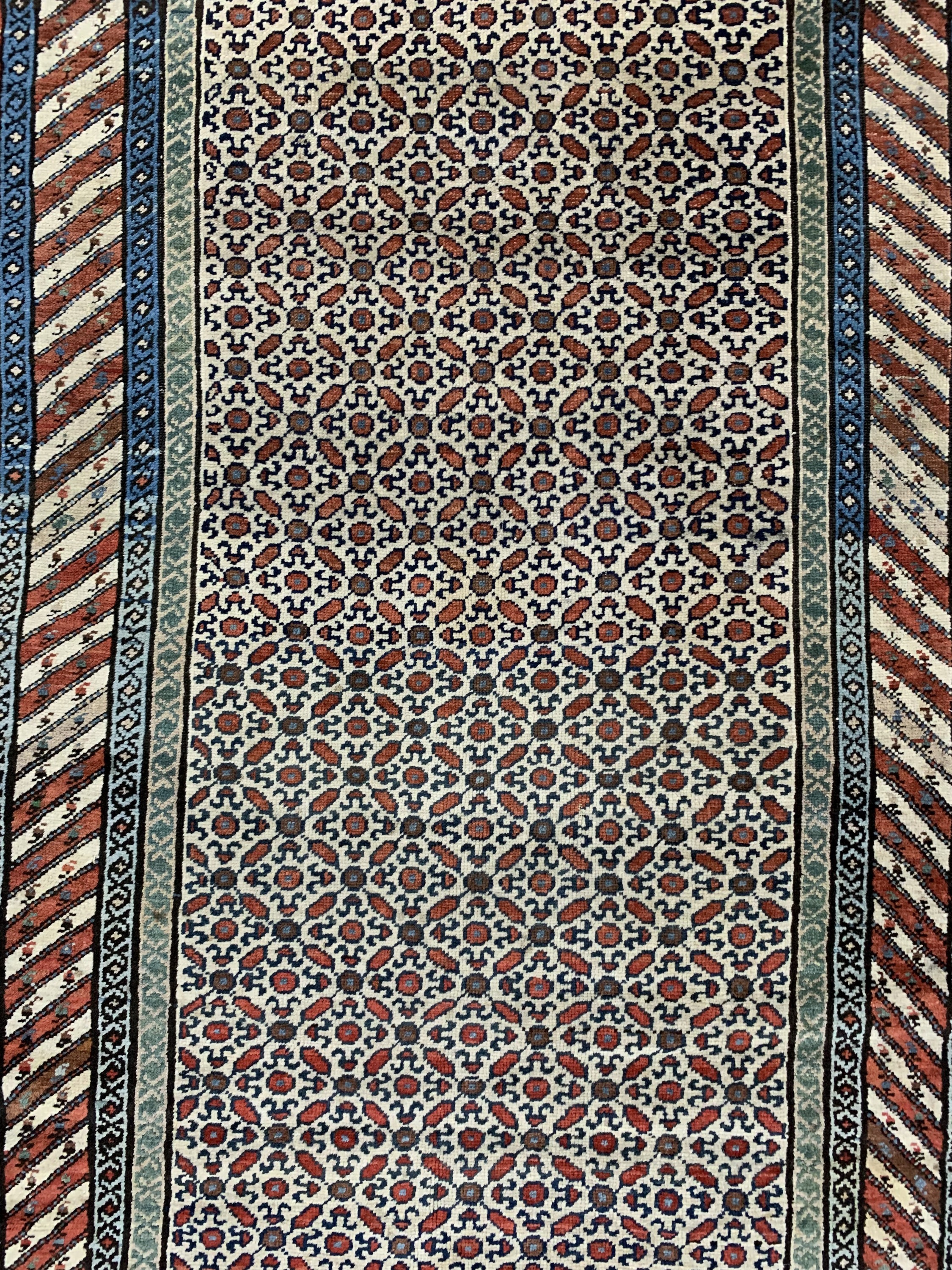 Detail c: Antiker Kazak, Kaukasus, 19.Jhd, Wolle auf Wolle, ca. 200 x 96 cm, EHZ: 2-3, (kleine Restaurierungen)