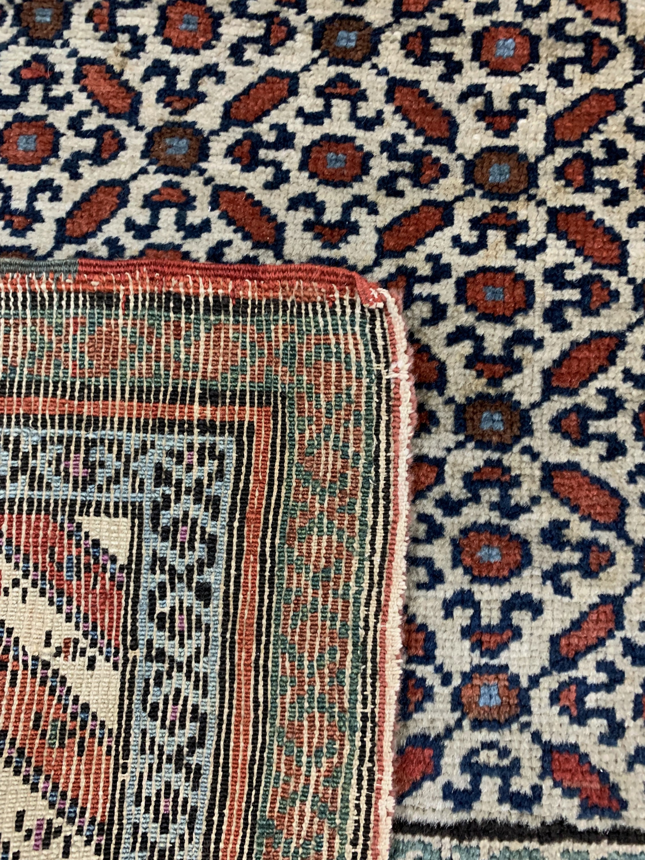 Detail e: Antiker Kazak, Kaukasus, 19.Jhd, Wolle auf Wolle, ca. 200 x 96 cm, EHZ: 2-3, (kleine Restaurierungen)
