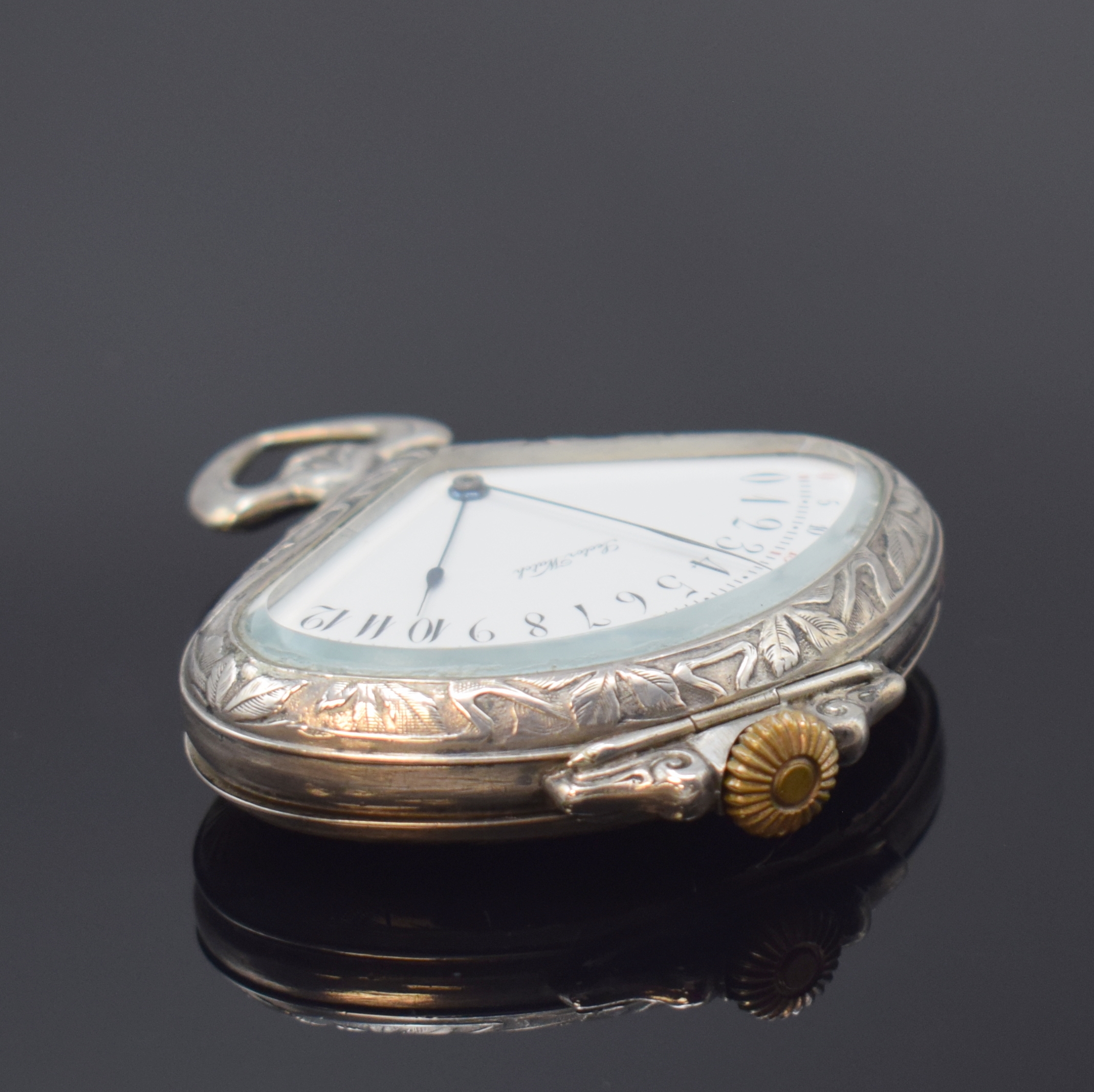 Detail b: SECTOR WATCH / RECORD WATCH in Silber, Schweiz um 1900, floral geprägtes Jugendstil- Geh., Emailzifferbl., arab. Zahlen, gebl. Zeiger, verg. ...