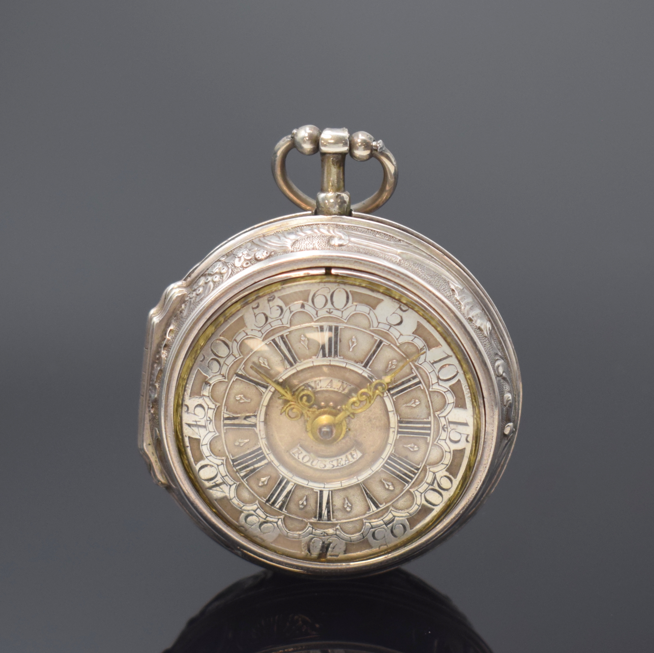 ZASSNER Breslau Spindeltaschenuhr mit emailliertem Repousse Übergehäuse in Silber,um 1760, Schlüsselaufzug, glattes Geh. dell., Übergeh. m. ...