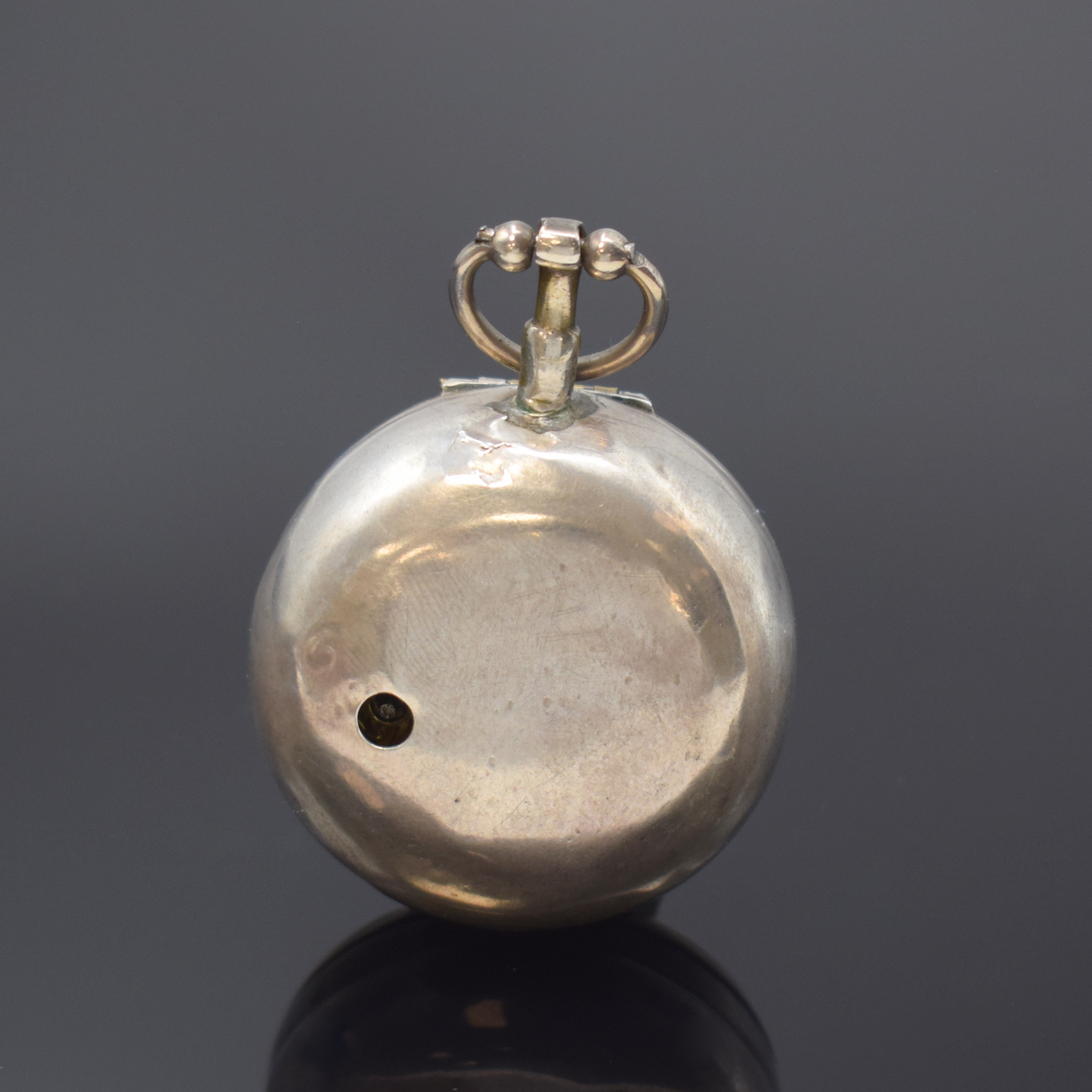 Detail c: ZASSNER Breslau Spindeltaschenuhr mit emailliertem Repousse Übergehäuse in Silber,um 1760, Schlüsselaufzug, glattes Geh. dell., Übergeh. m. ...