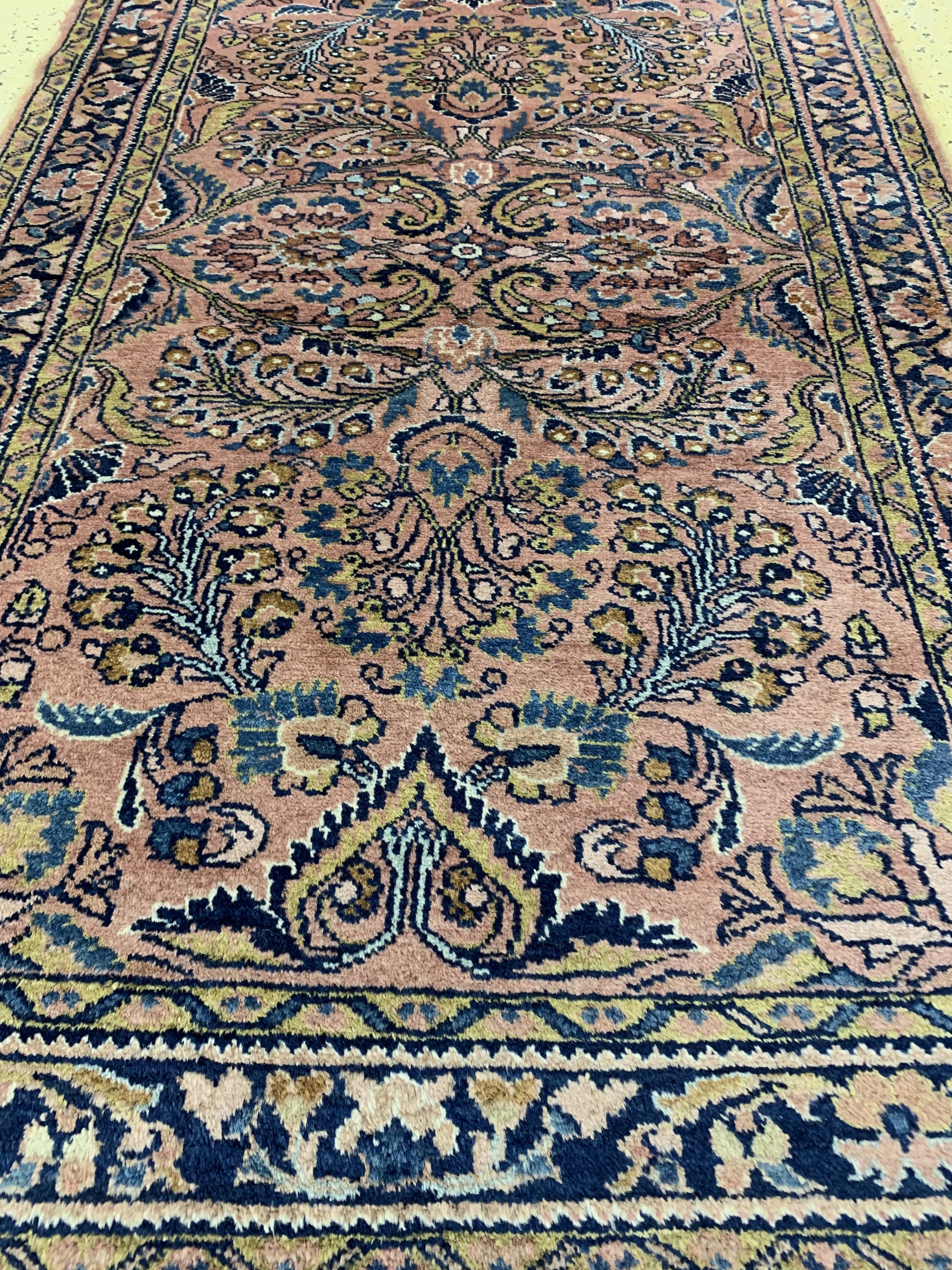 Detail c: Us Re-Import Lilian, Persien, Anfang 20.Jhd, Wolle auf Baumwolle, ca. 155 x 105 cm,EHZ: 2