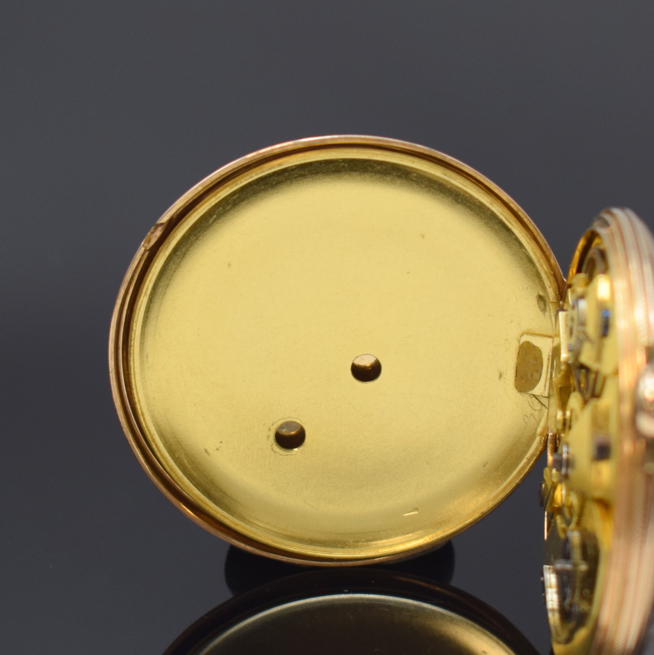 Detail d: L'EPINE Taschenuhr mit digitaler Stunde in RoseG 750/000, Schweiz um 1830, Schlüsselaufzug, glattes Geh. m. guill. Rand, Bügel später, guill. ...