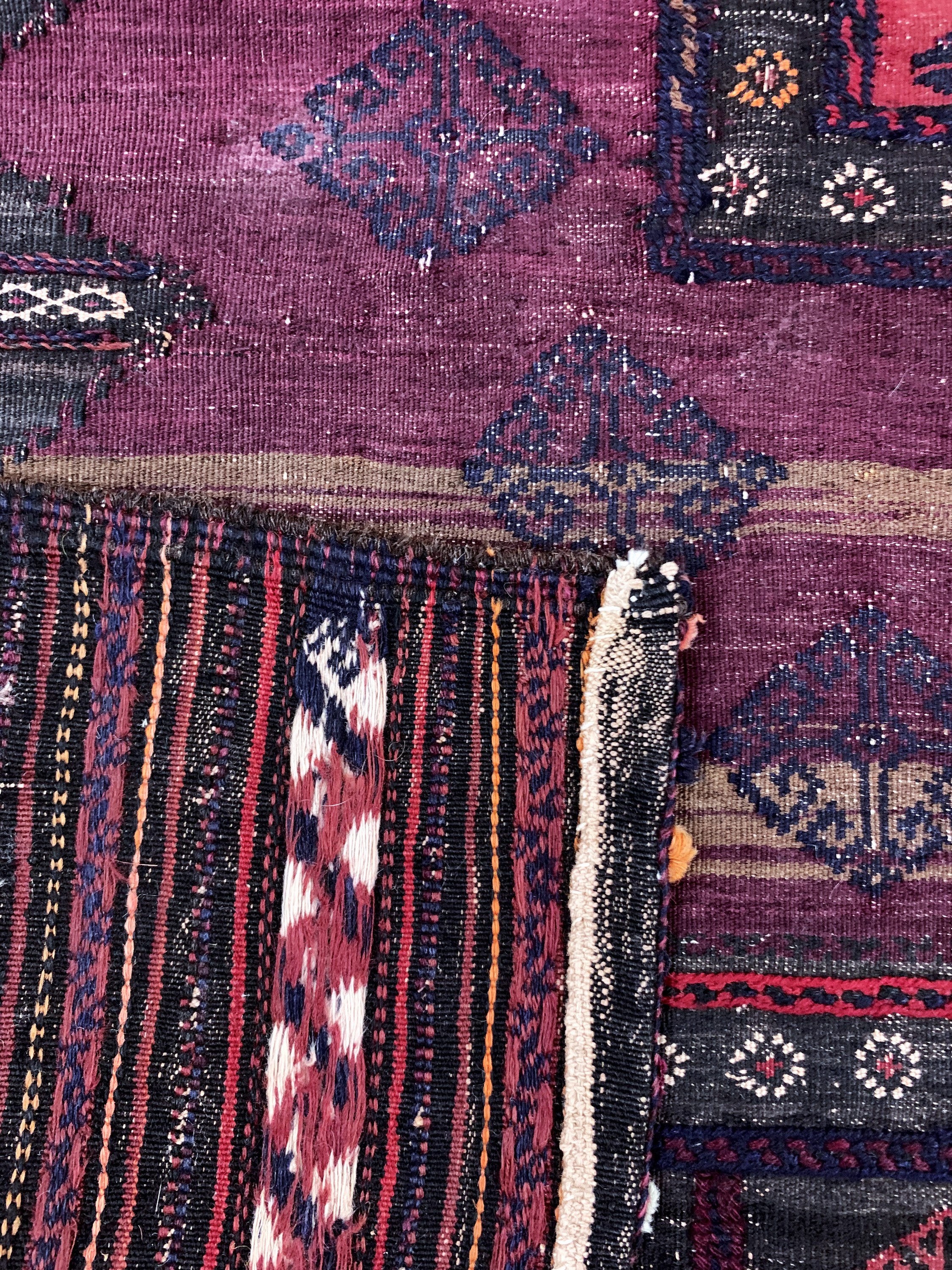 Detail c: Belutsch"Sofreh"antik, Persien, um 1900, Wolle auf Wolle, ca. 146 x 146 cm, EHZ: 2