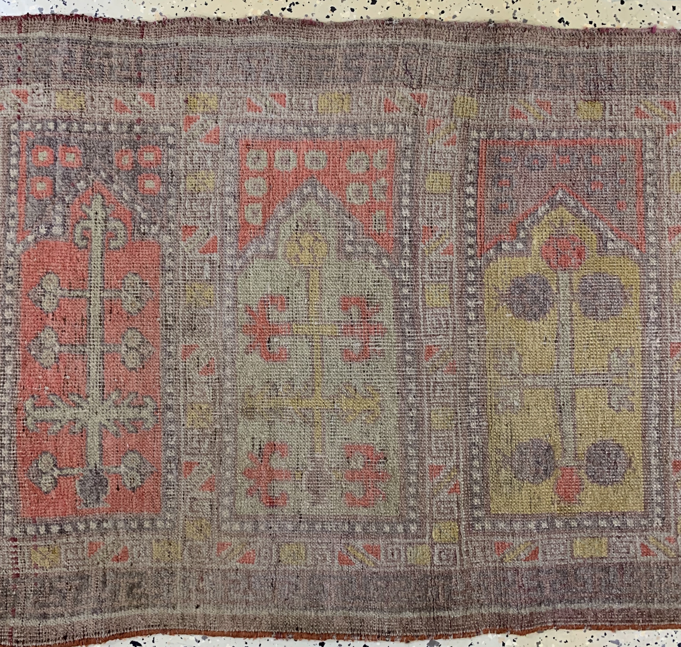 Detail b: Khotan"Saf"antik, Turkestan, um 1900, Wolleauf Baumwolle, ca. 270 x 80 cm, EHZ: 3, (kleiner Restaurierung).