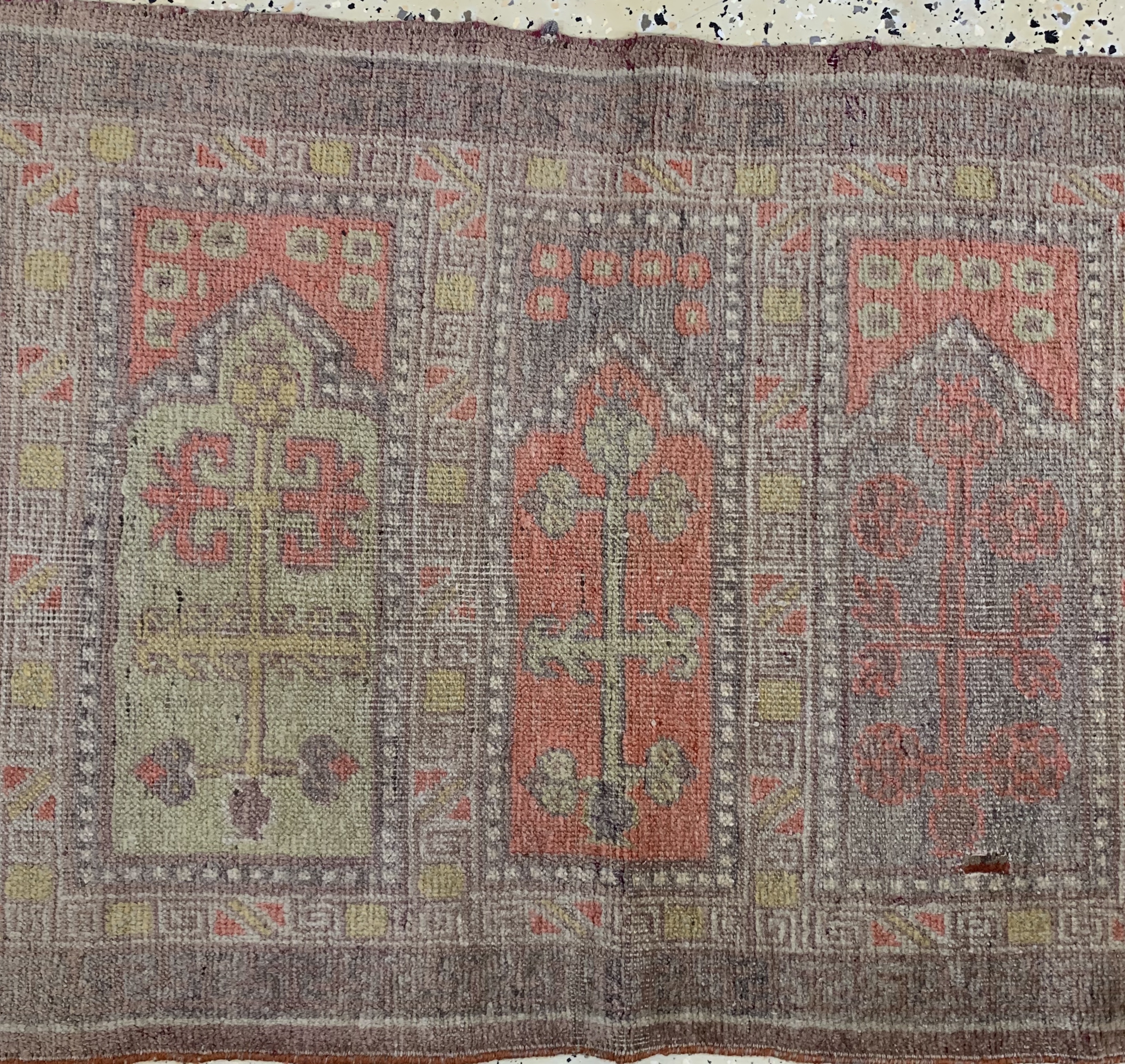 Detail c: Khotan"Saf"antik, Turkestan, um 1900, Wolleauf Baumwolle, ca. 270 x 80 cm, EHZ: 3, (kleiner Restaurierung).