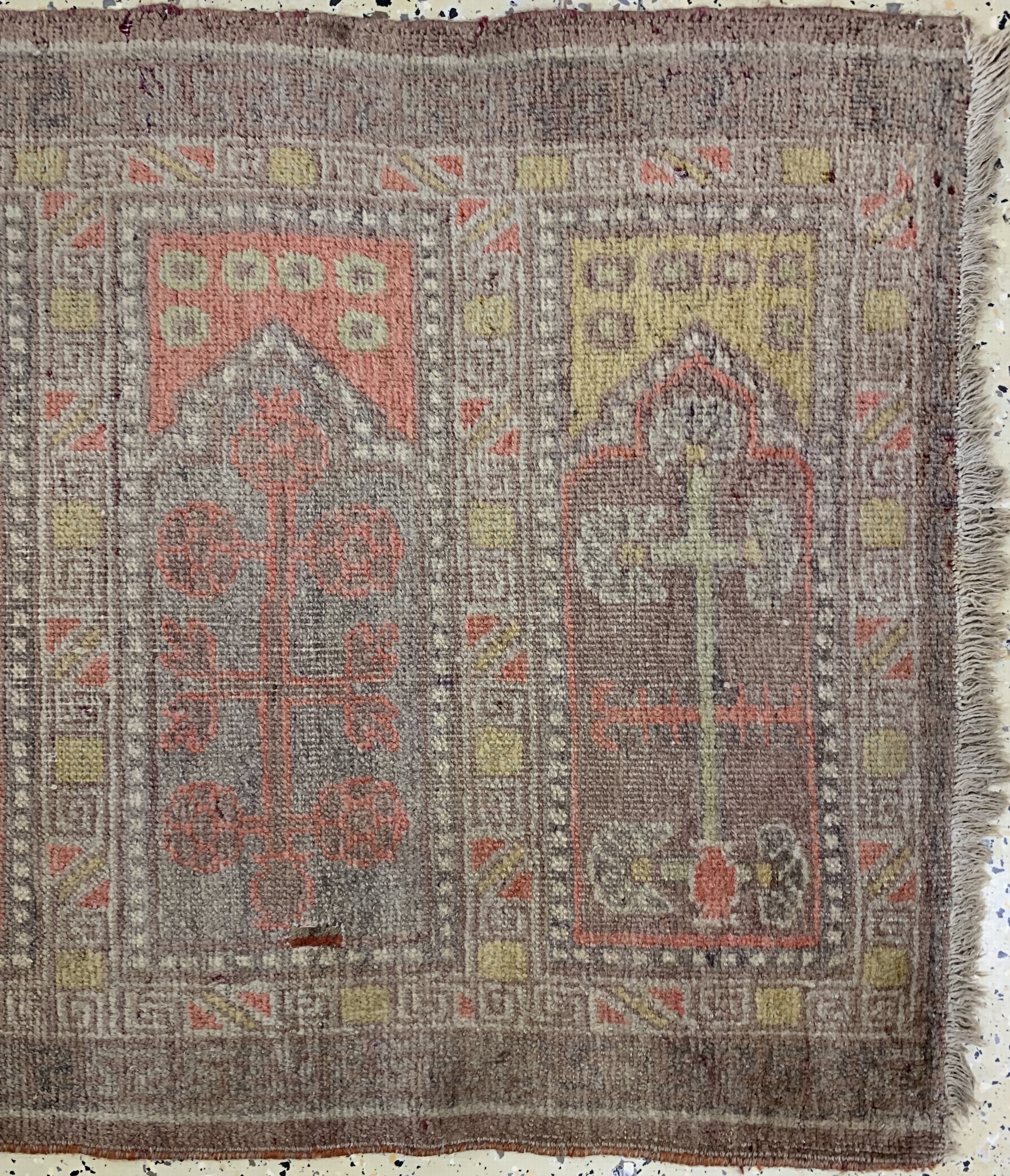 Detail d: Khotan"Saf"antik, Turkestan, um 1900, Wolleauf Baumwolle, ca. 270 x 80 cm, EHZ: 3, (kleiner Restaurierung).